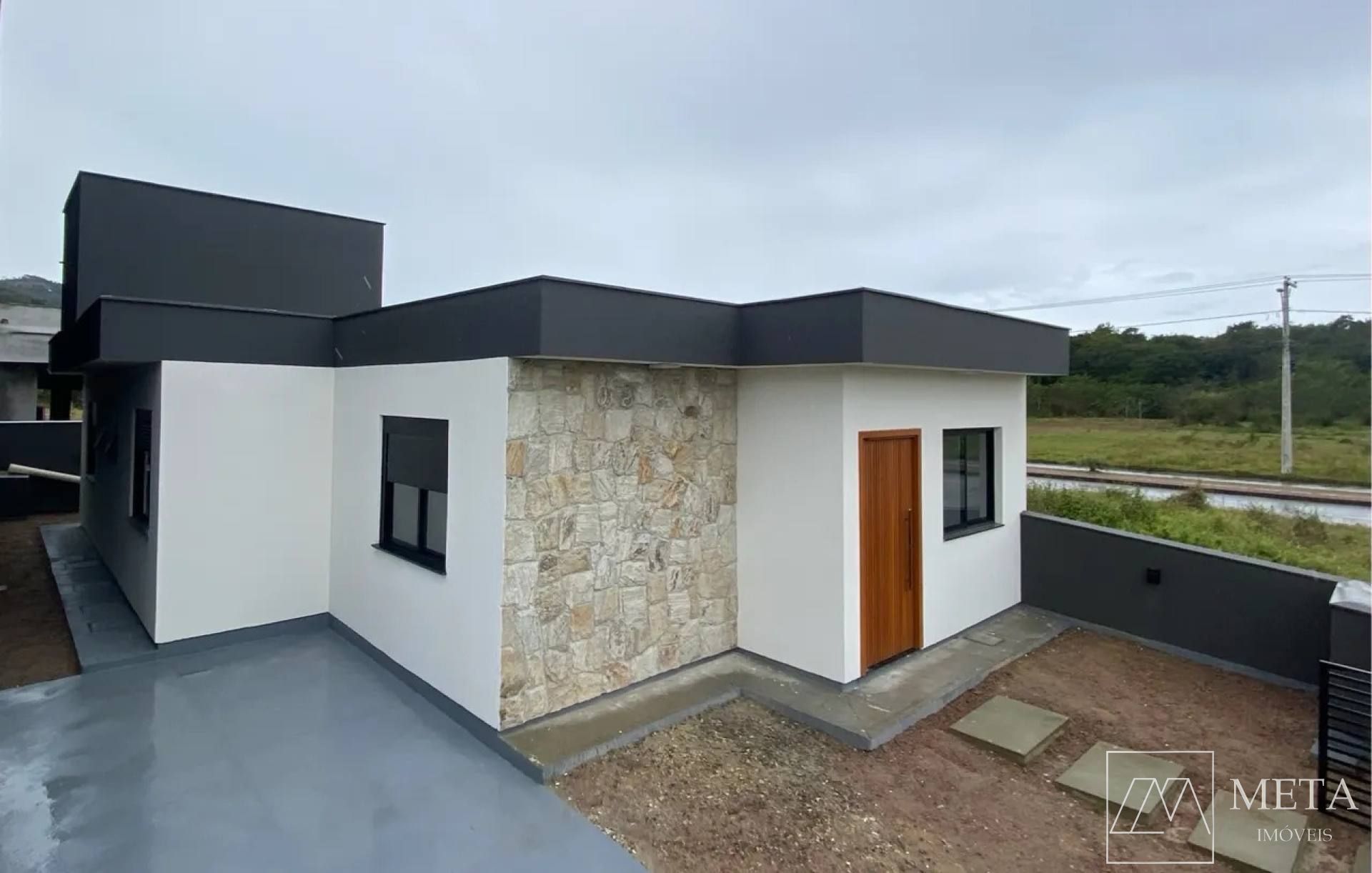 Casa com 3 dormitórios (1 suíte) em Forquilhas-São José/SC