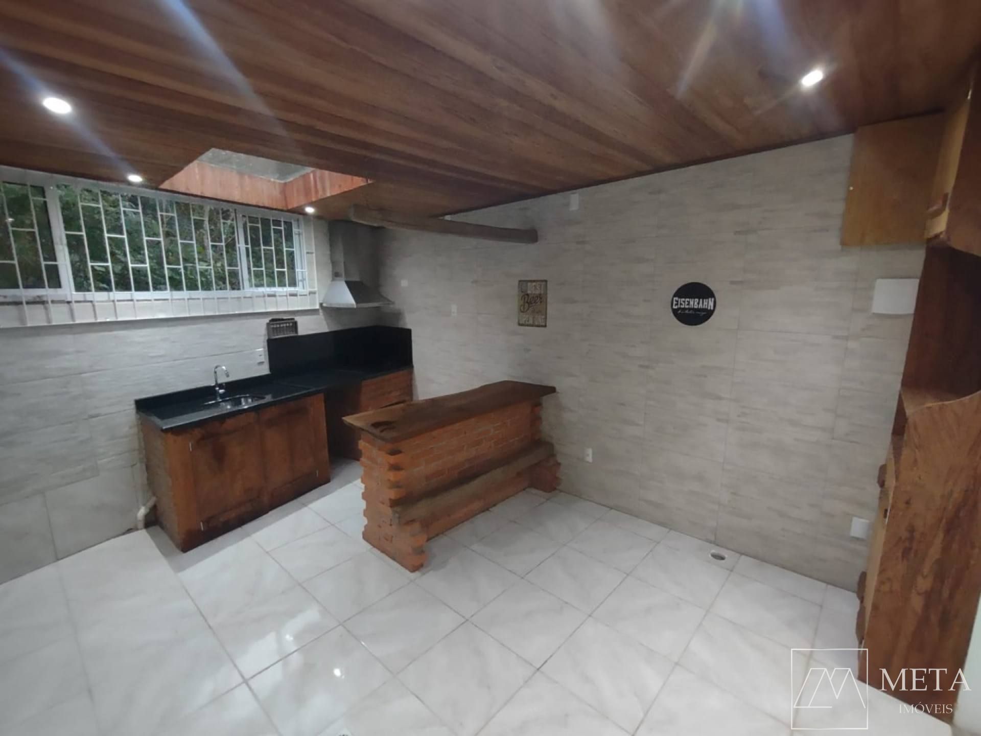 Sobrado com 2 dormitórios em Potecas-São José/SC