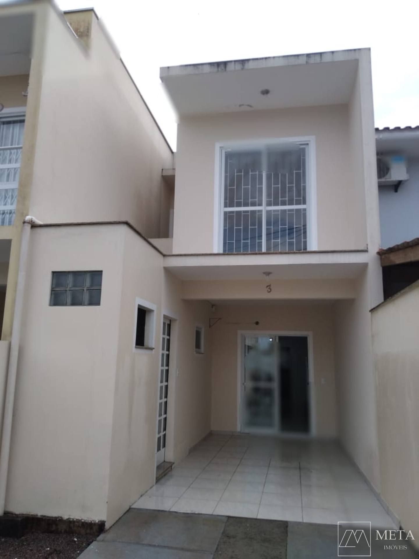 Sobrado com 2 dormitórios em Potecas-São José/SC