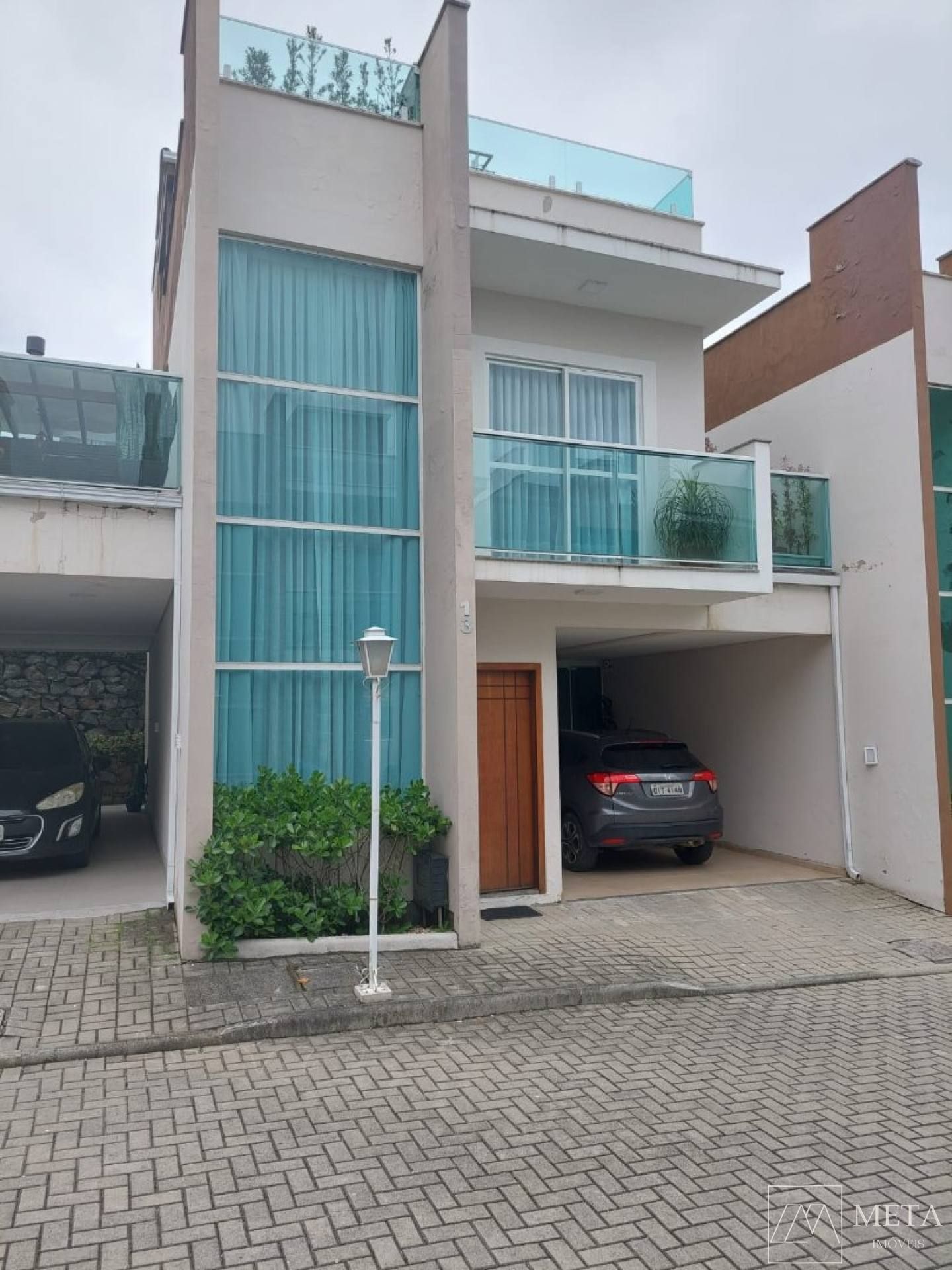 Sobrado com 2 suítes em Forquilhas-São José/SC