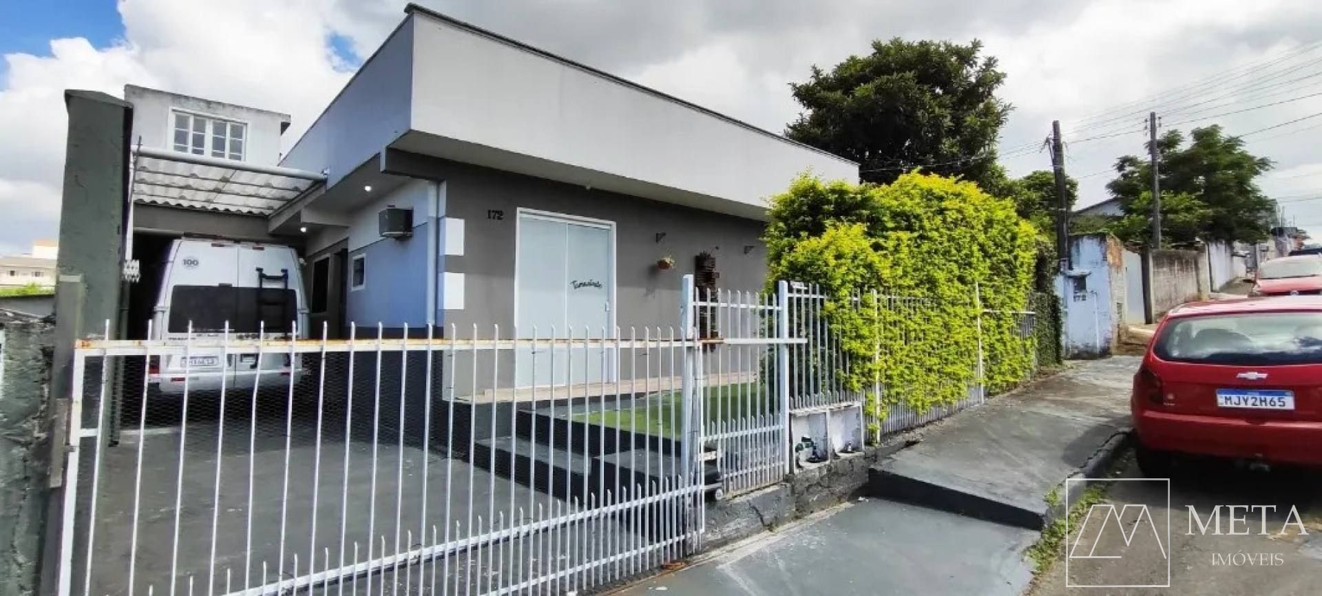 Terreno com 3 Casas – Perfeito para moradia ou investimento em Serraria-São José/SC