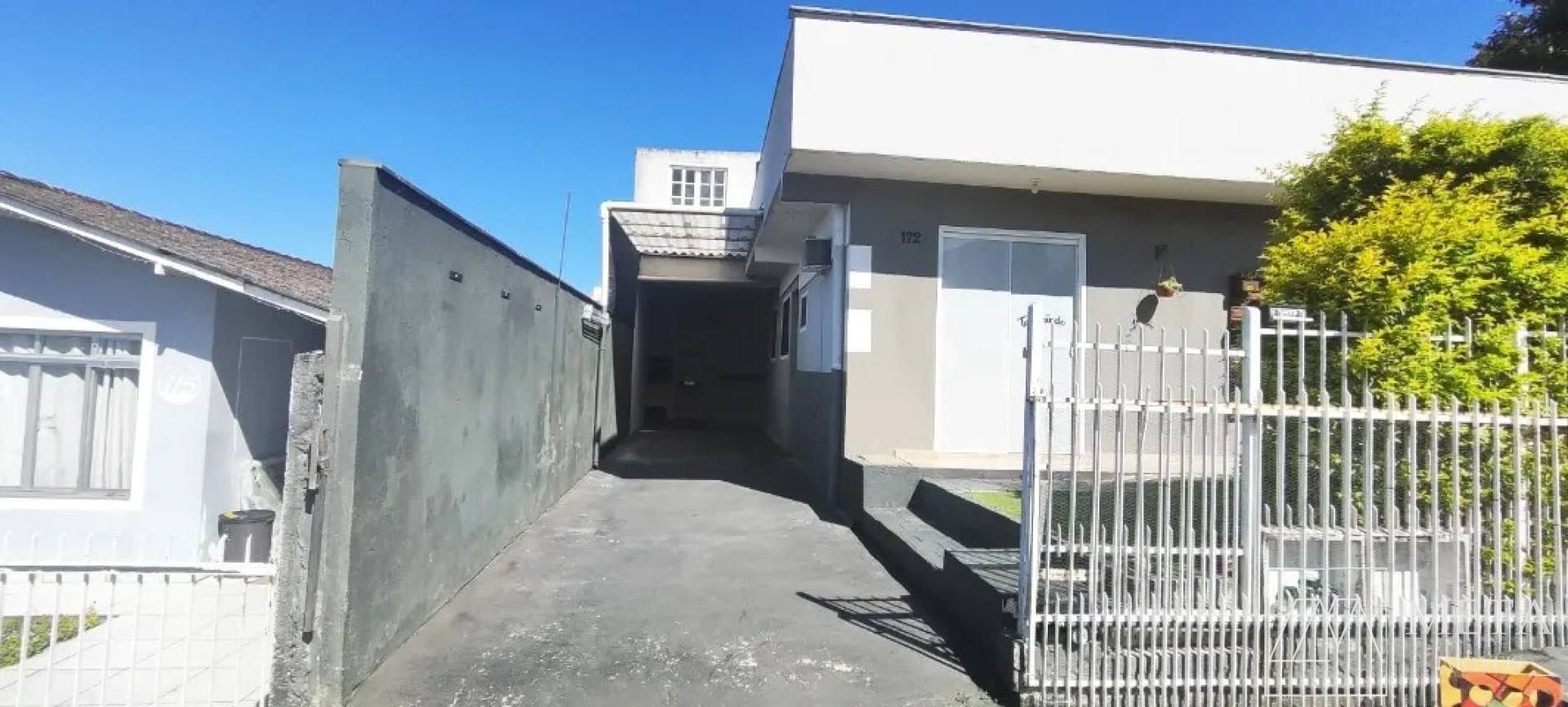 Terreno com 3 Casas – Perfeito para moradia ou investimento em Serraria-São José/SC