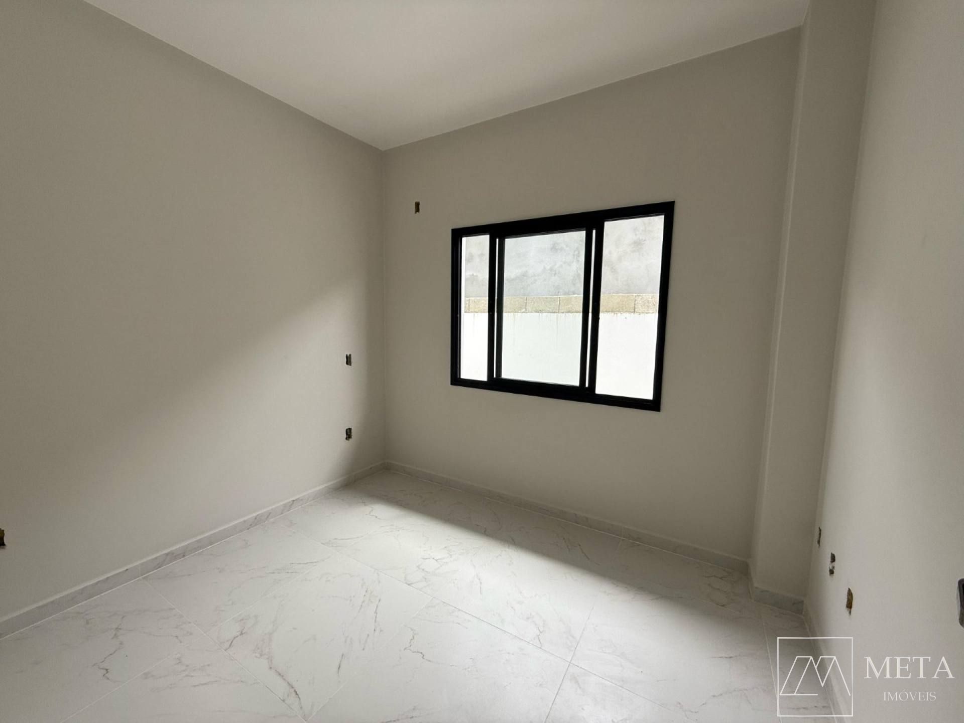 Casa com 3 dormitórios (1 suíte) em Forquilhas-São José/SC