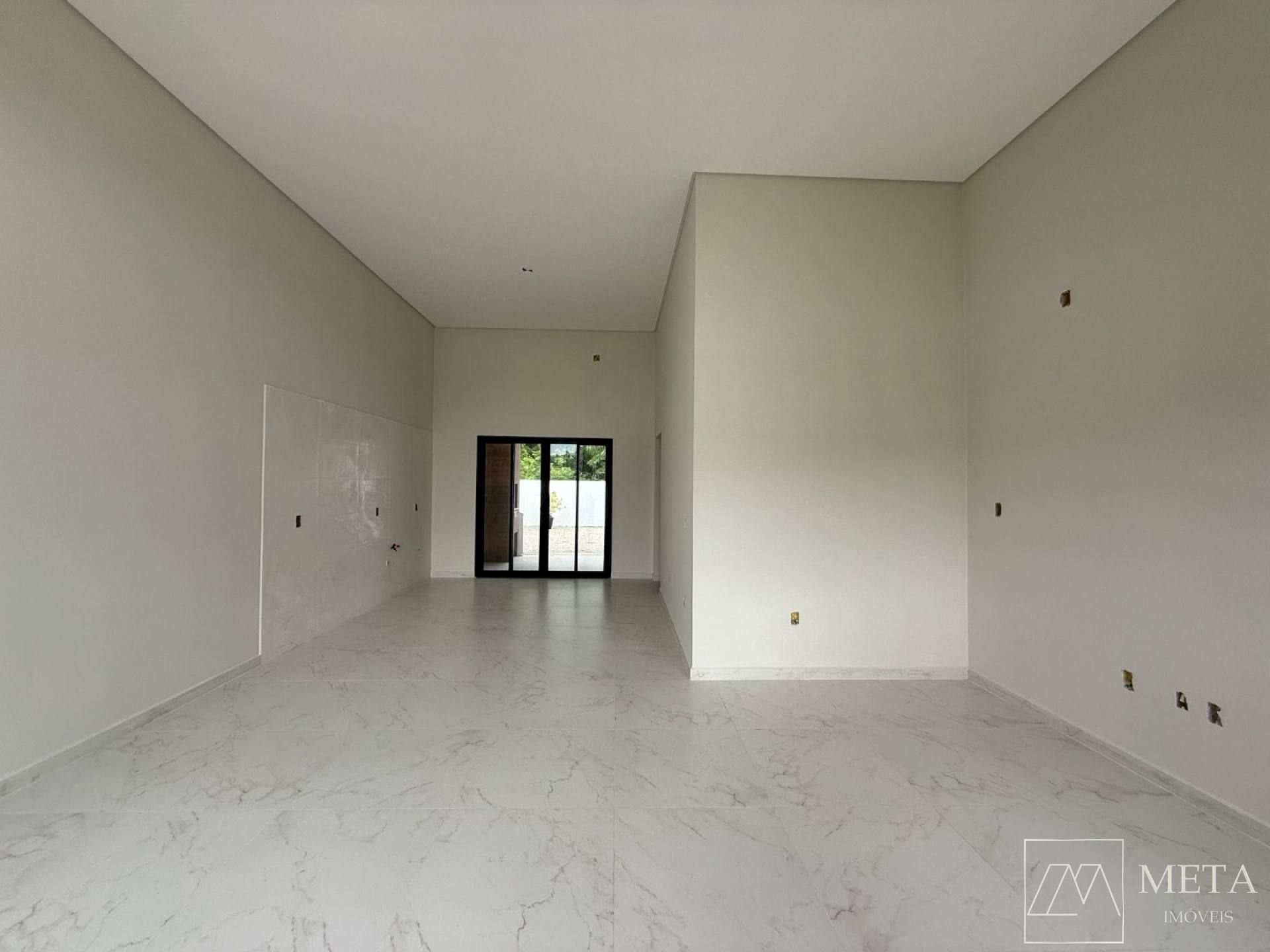 Casa com 3 dormitórios (1 suíte) em Forquilhas-São José/SC