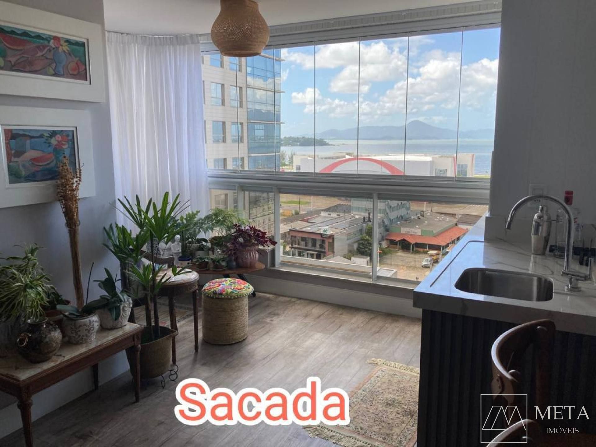 Apartamento com 3 dormitórios (1 suíte) em Campinas-São José/SC