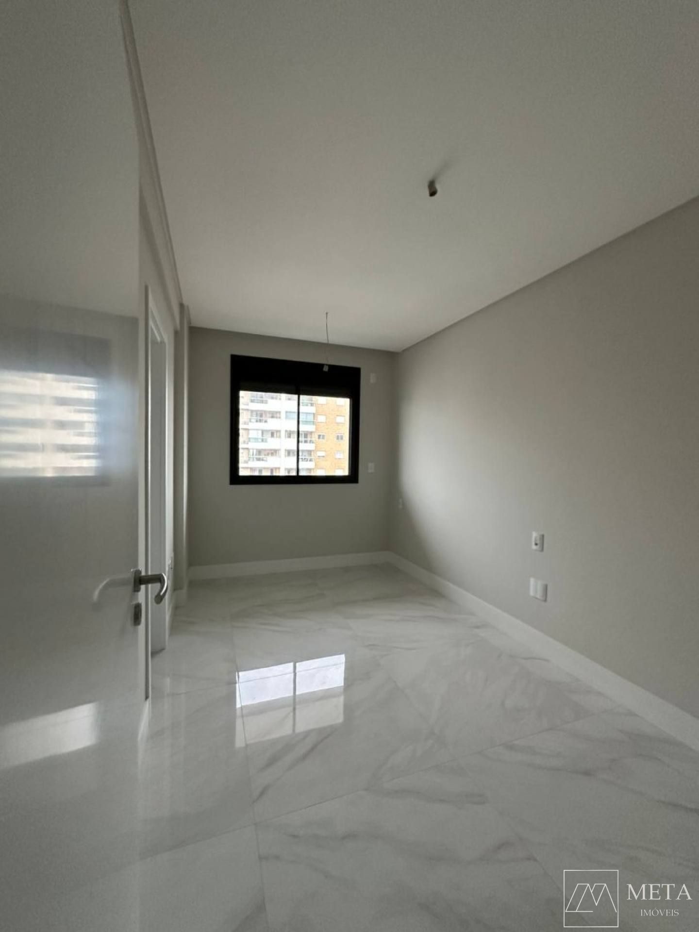 Apartamento alto padrão com 2 suítes em Campinas-São José/SC