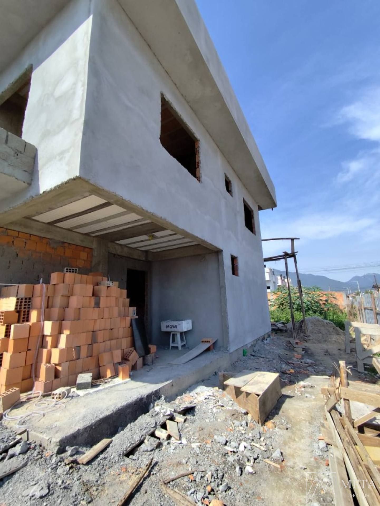 Sobrado com 2 suítes em Pachecos-Palhoça/SC