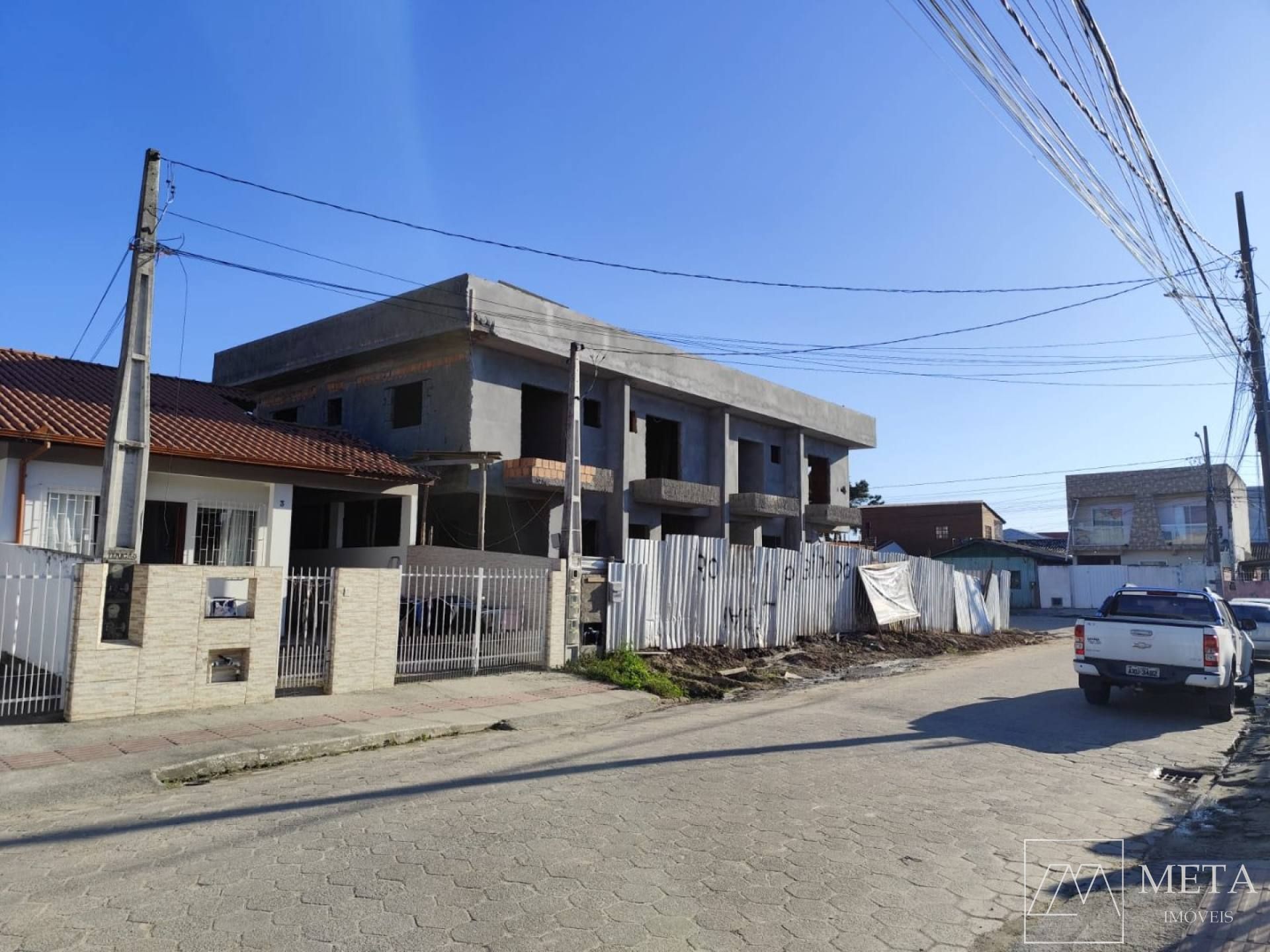 Sobrado com 2 suítes em Pachecos-Palhoça/SC