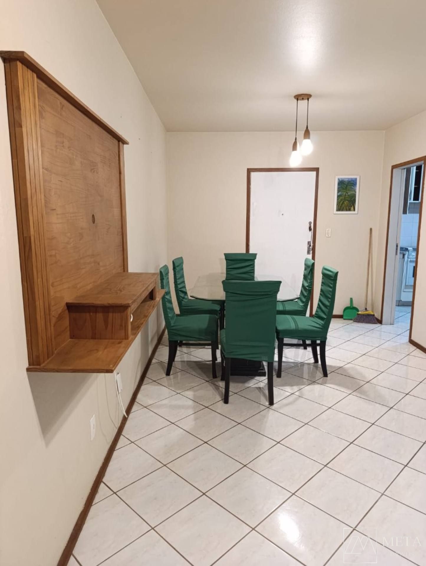 Apartamento com 1 dormitório em Coqueiros - São José/SC
