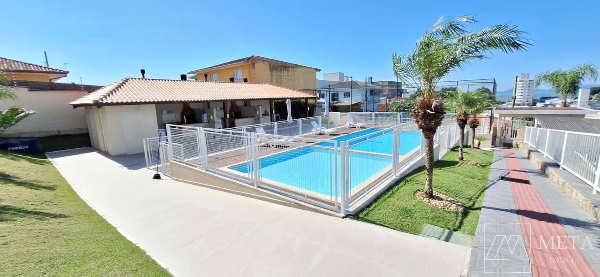 Apartamento com 2 dormitórios em Serraria - São José/SC