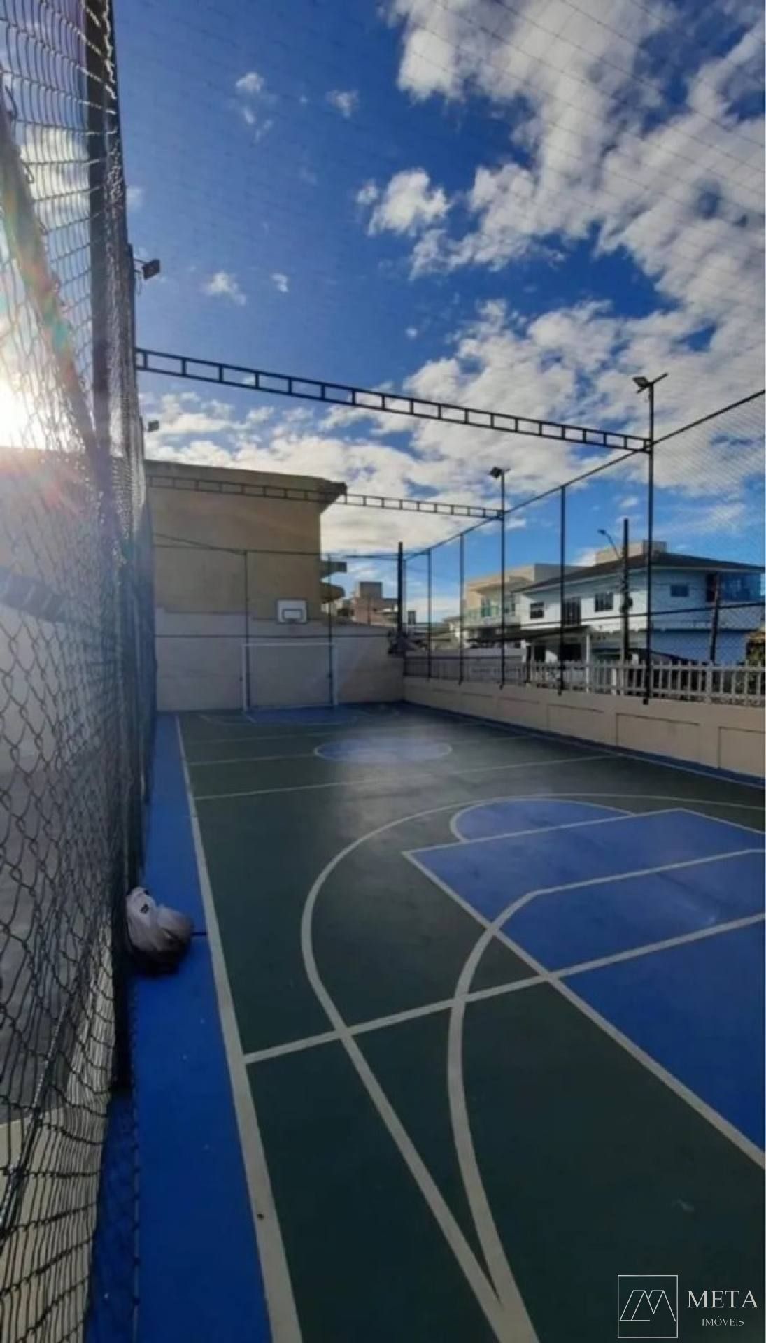 Apartamento com 2 dormitórios em Serraria - São José/SC