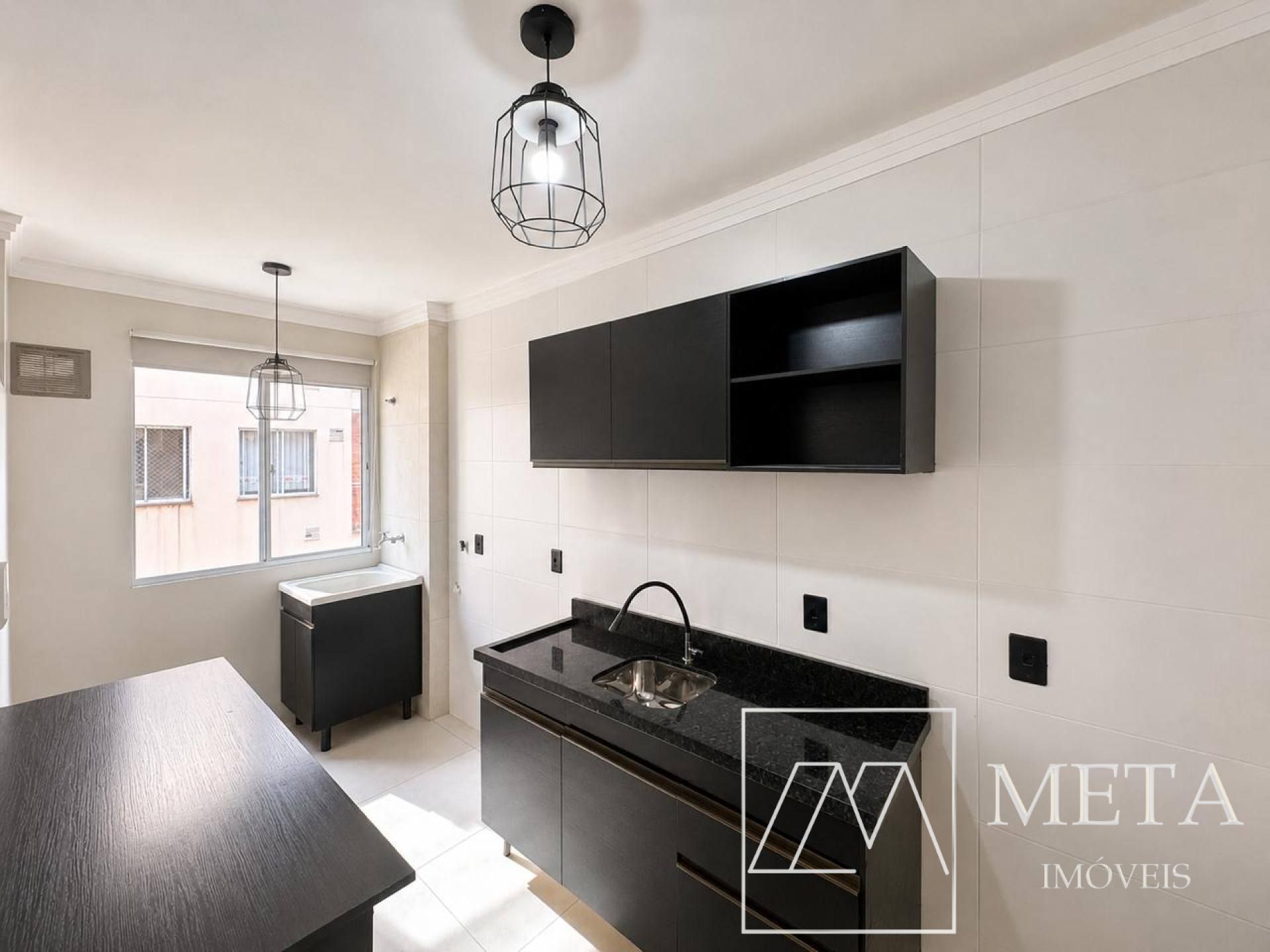Apartamento com 2 dormitórios em Serraria - São José/SC