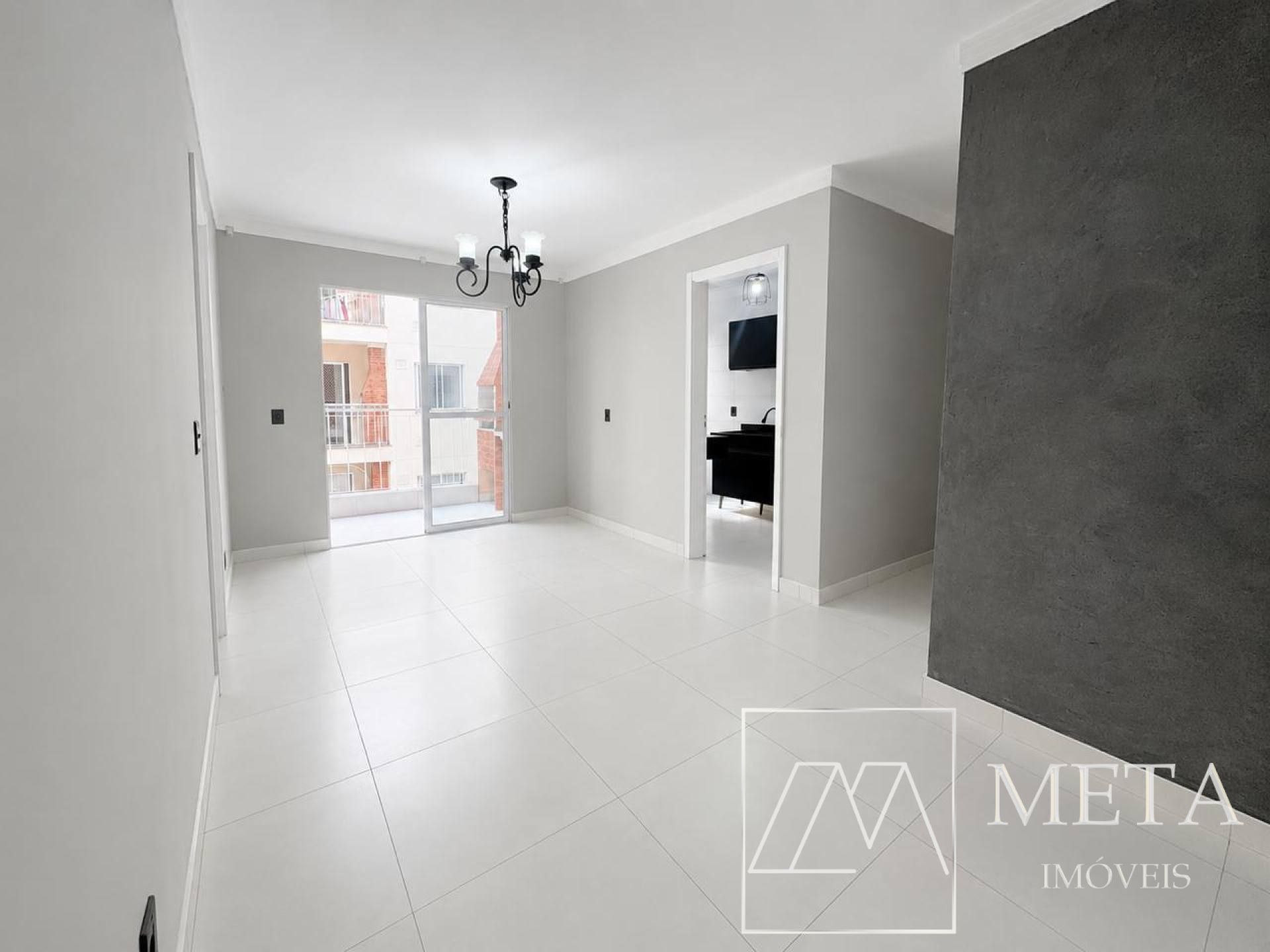 Apartamento com 2 dormitórios em Serraria - São José/SC