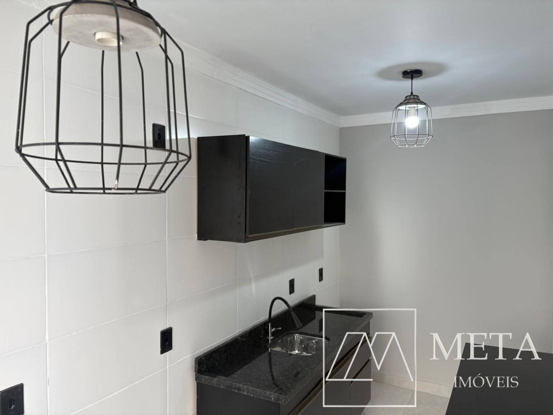 Apartamento com 2 dormitórios em Serraria - São José/SC