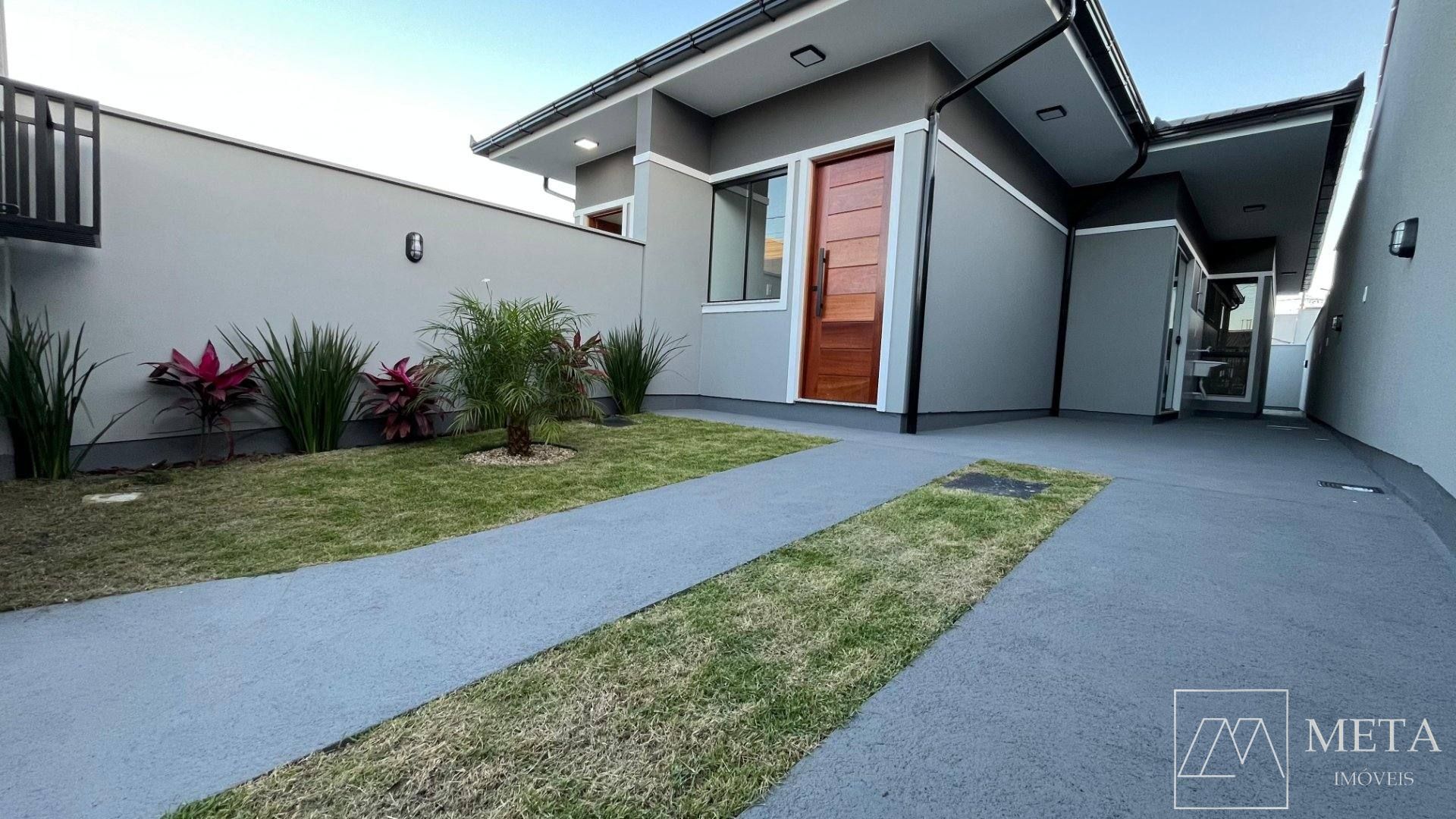 Casa com 2 dormitórios (1 suíte) em Forquilhas-São José/SC