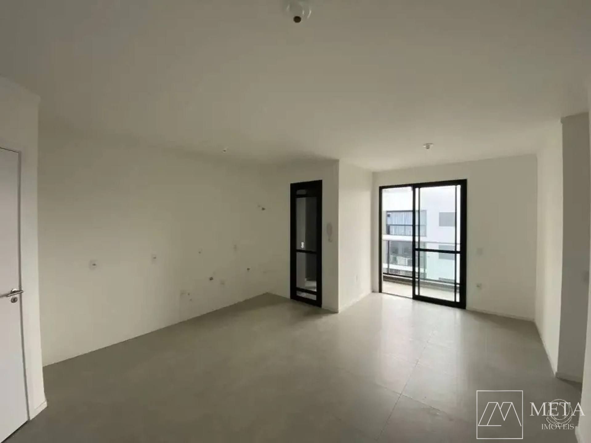 Apartamento com 3 dormitórios (1 suíte) em Areias- São José/SC