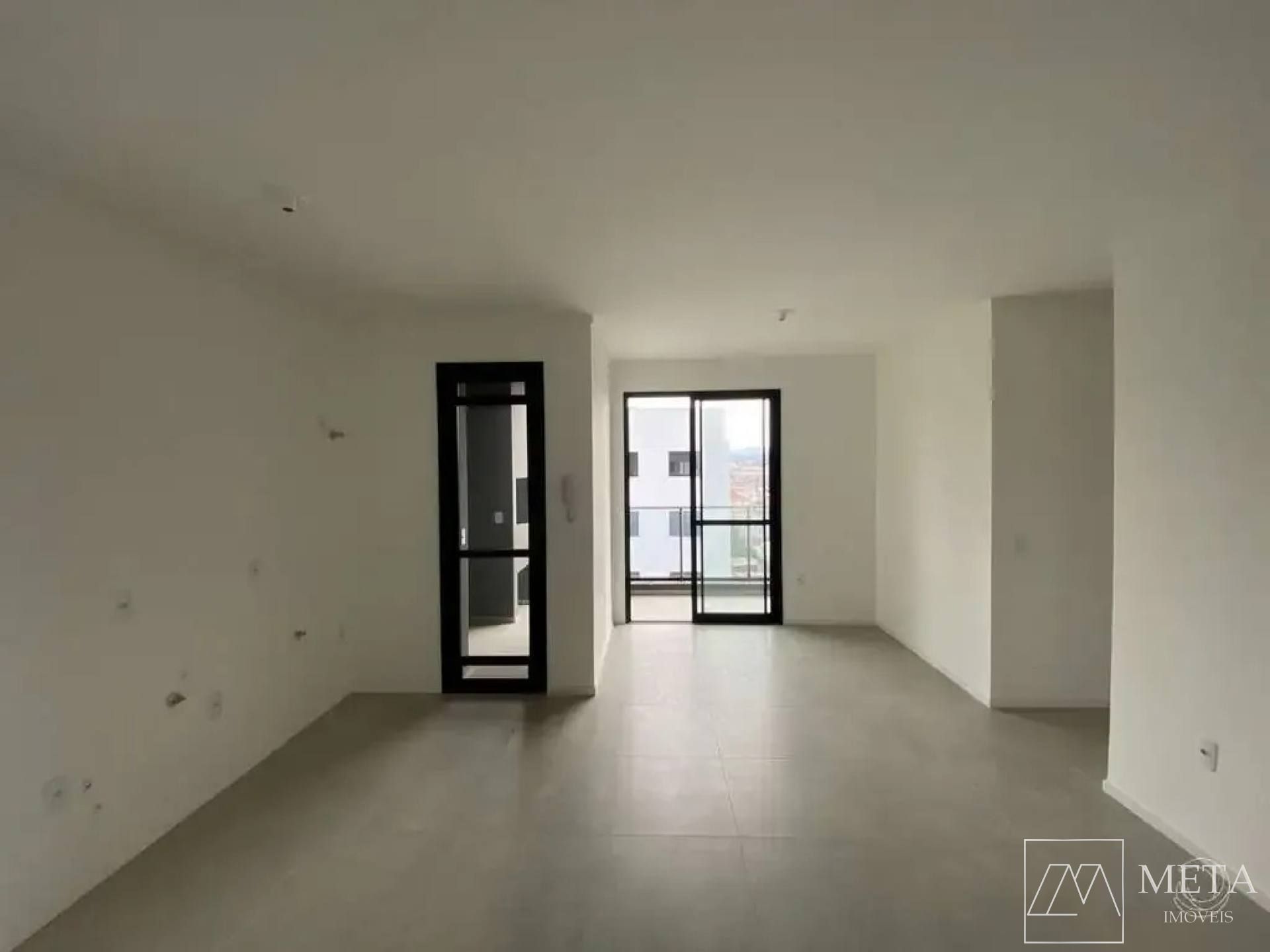 Apartamento com 3 dormitórios (1 suíte) em Areias- São José/SC