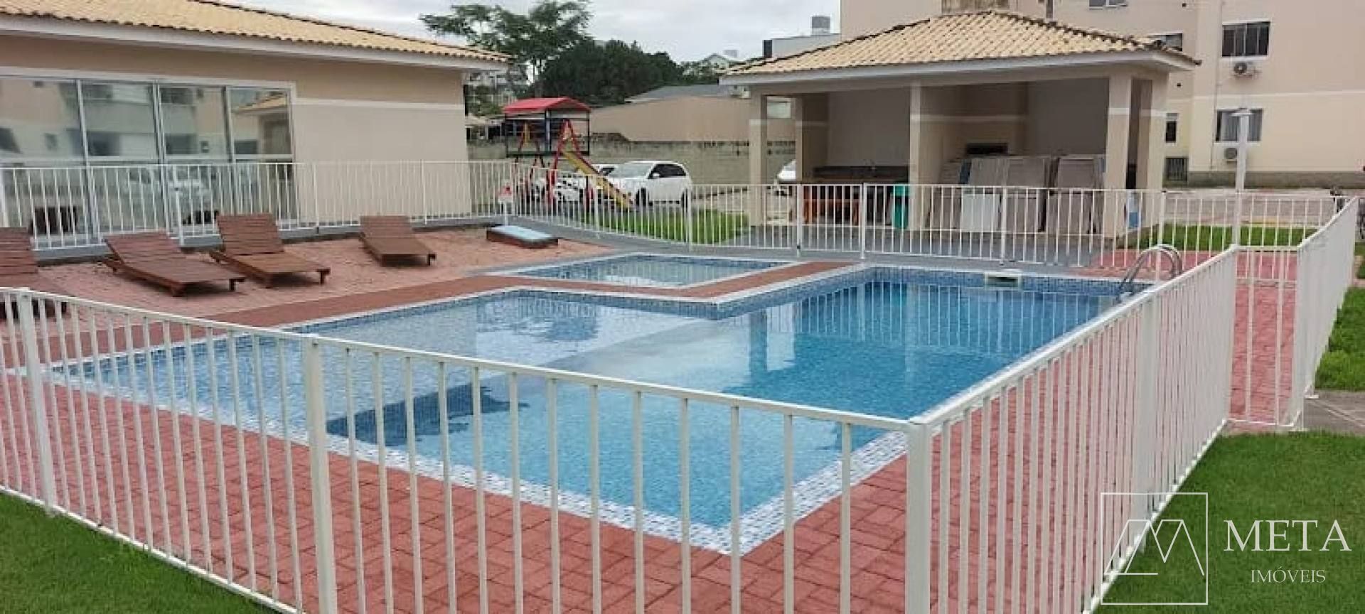 Apartamento com 2 dormitórios em Barreiros - São José/SC