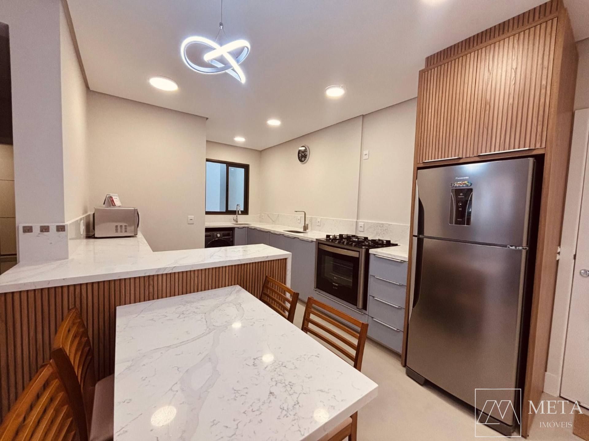 Apartamento com 2 dormitórios (1 suíte) em Palmas- Governador celso Ramos/SC