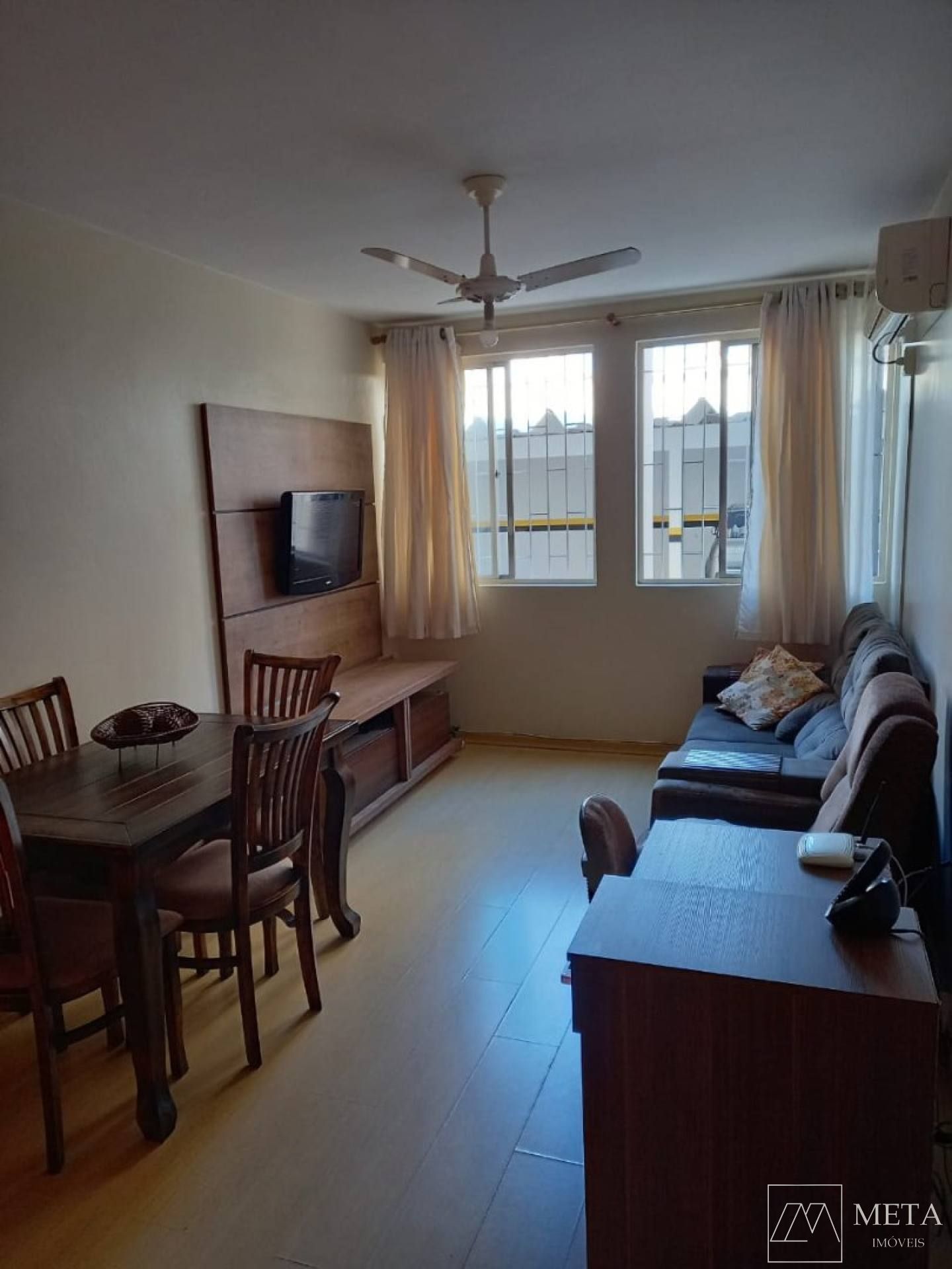 Apartamento com 2 dormitórios em Campinas - São José/SC