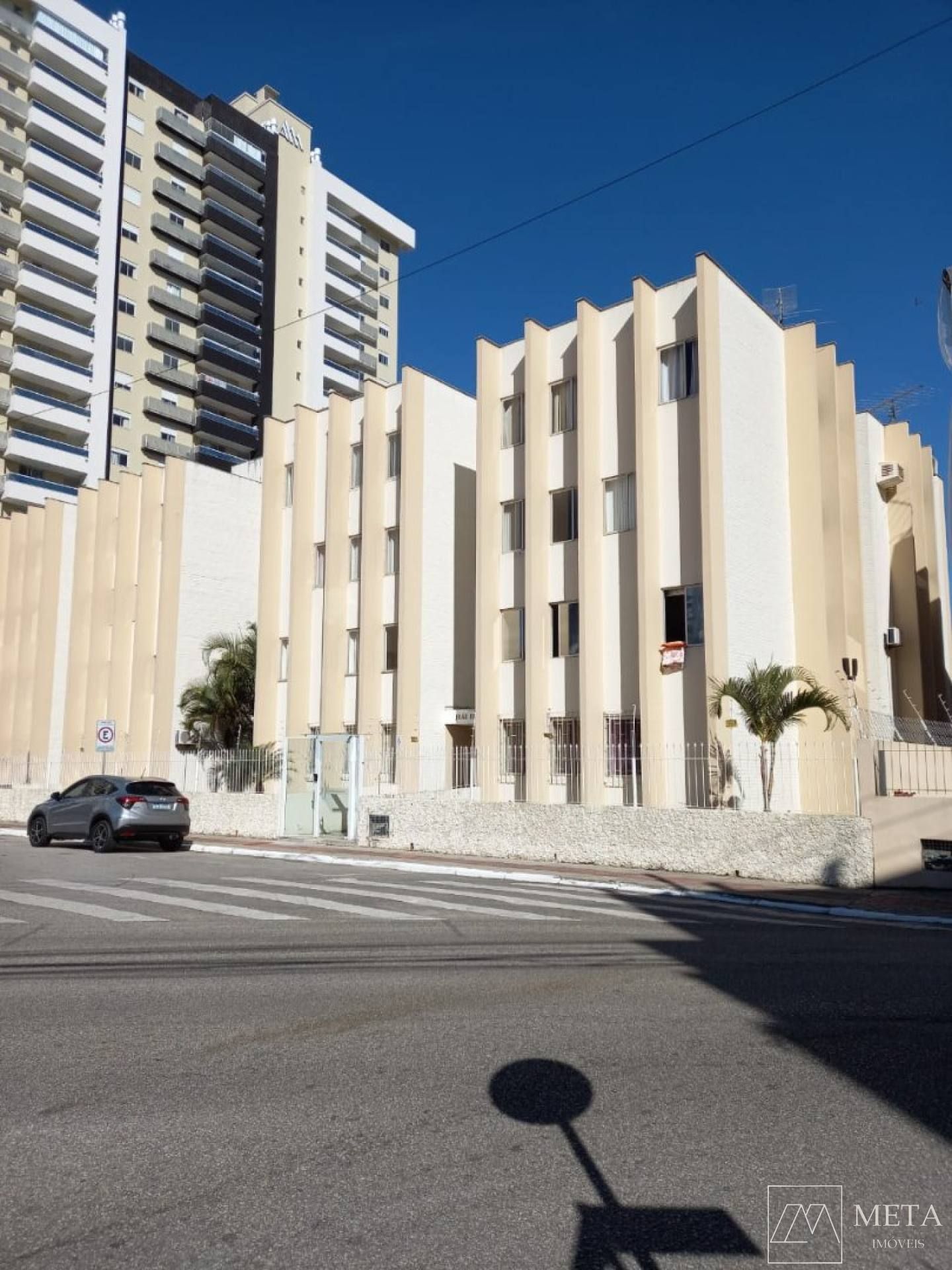 Apartamento com 2 dormitórios em Campinas - São José/SC