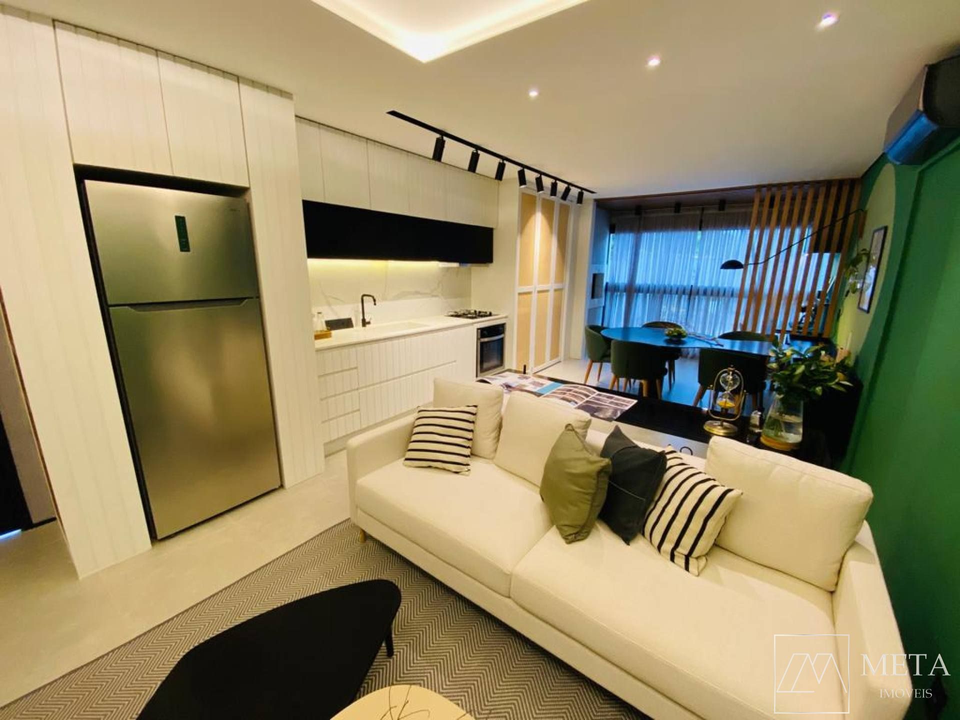 Apartamento com 3 dormitórios (1 suíte) -  CYANO SMART RESIDENCE - São José/SC