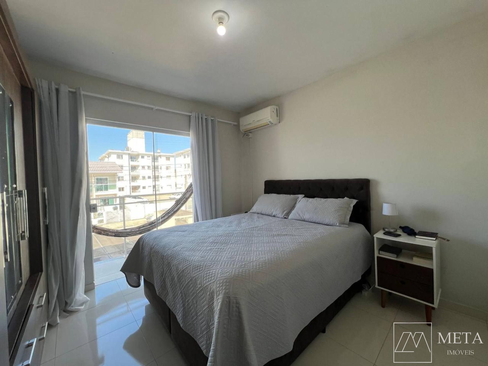 Sobrado com 2 dormitórios em Forquilhas - SãoJosé/SC