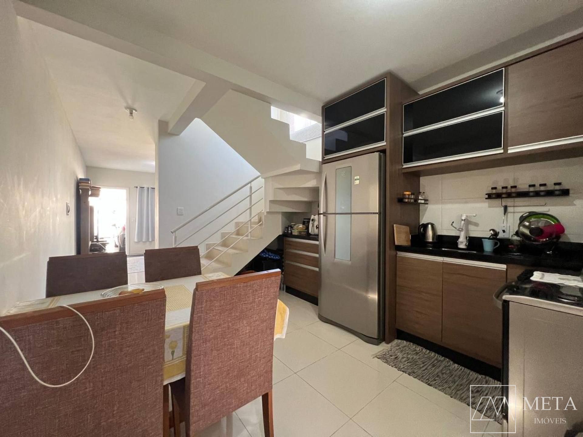 Sobrado com 2 dormitórios em Forquilhas - SãoJosé/SC