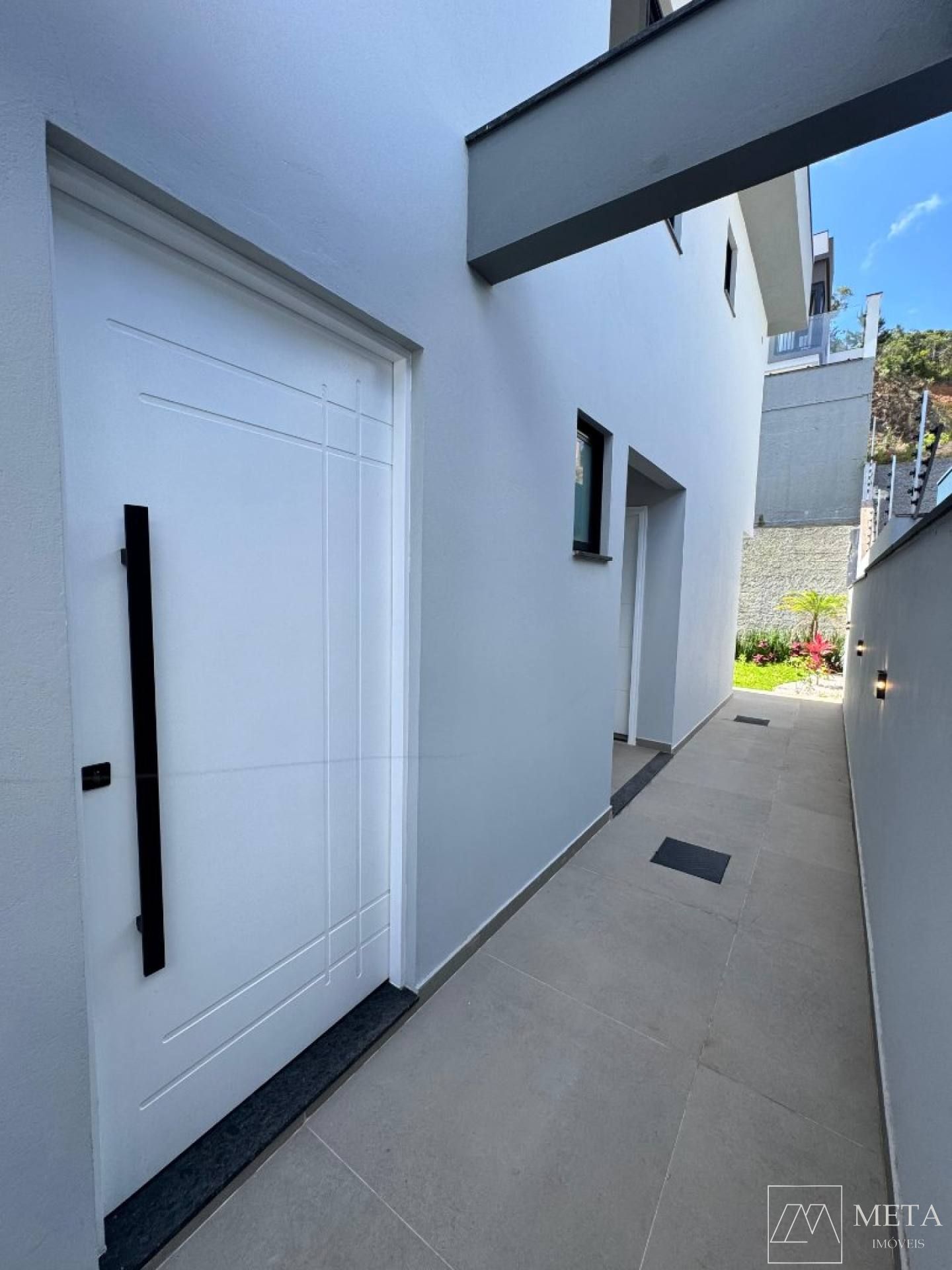 Sobrado com 3 dormitórios (1 suíte) no São Sebastião - Palhoça/SC