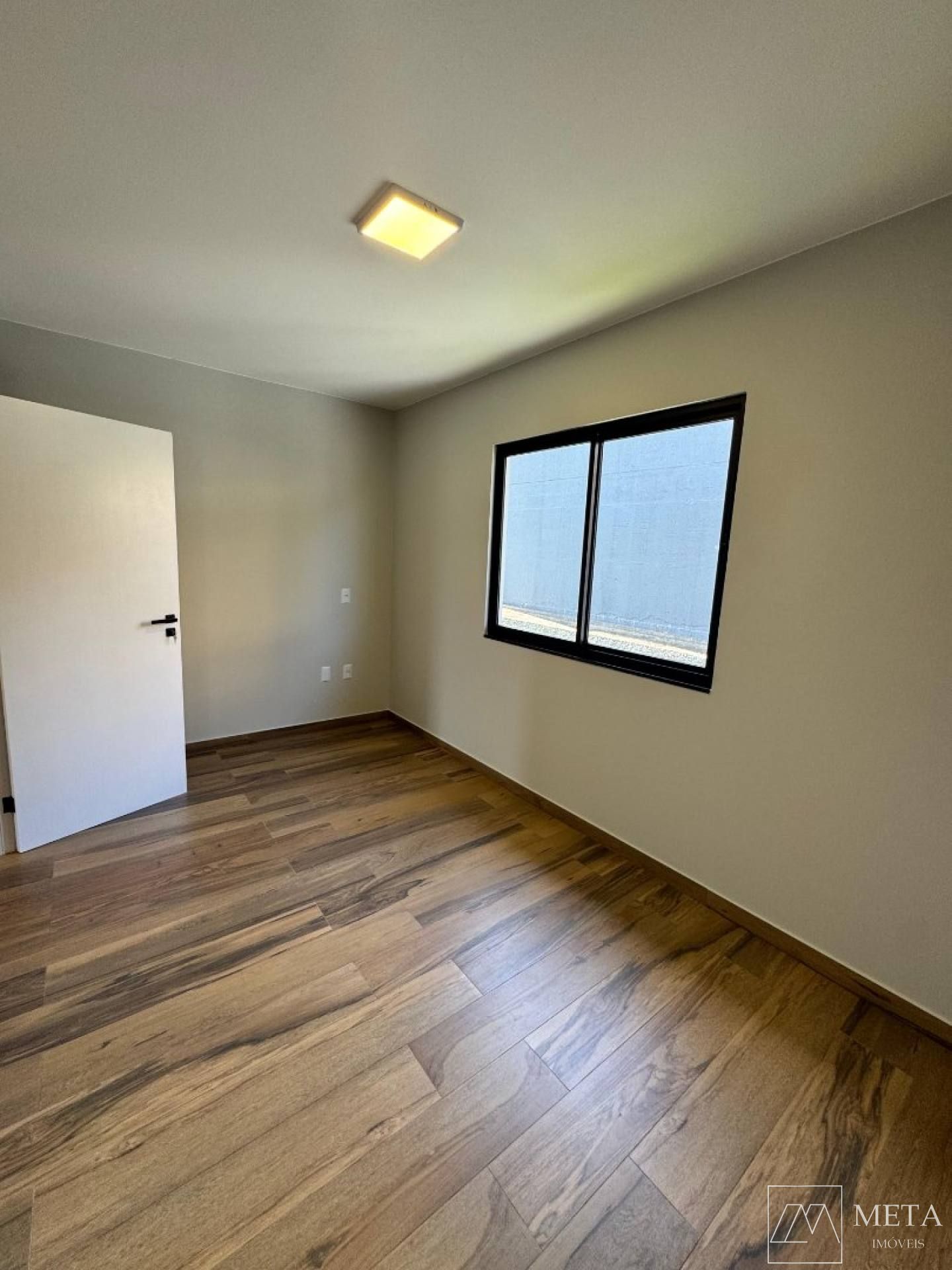 Sobrado com 3 dormitórios (1 suíte) no São Sebastião - Palhoça/SC