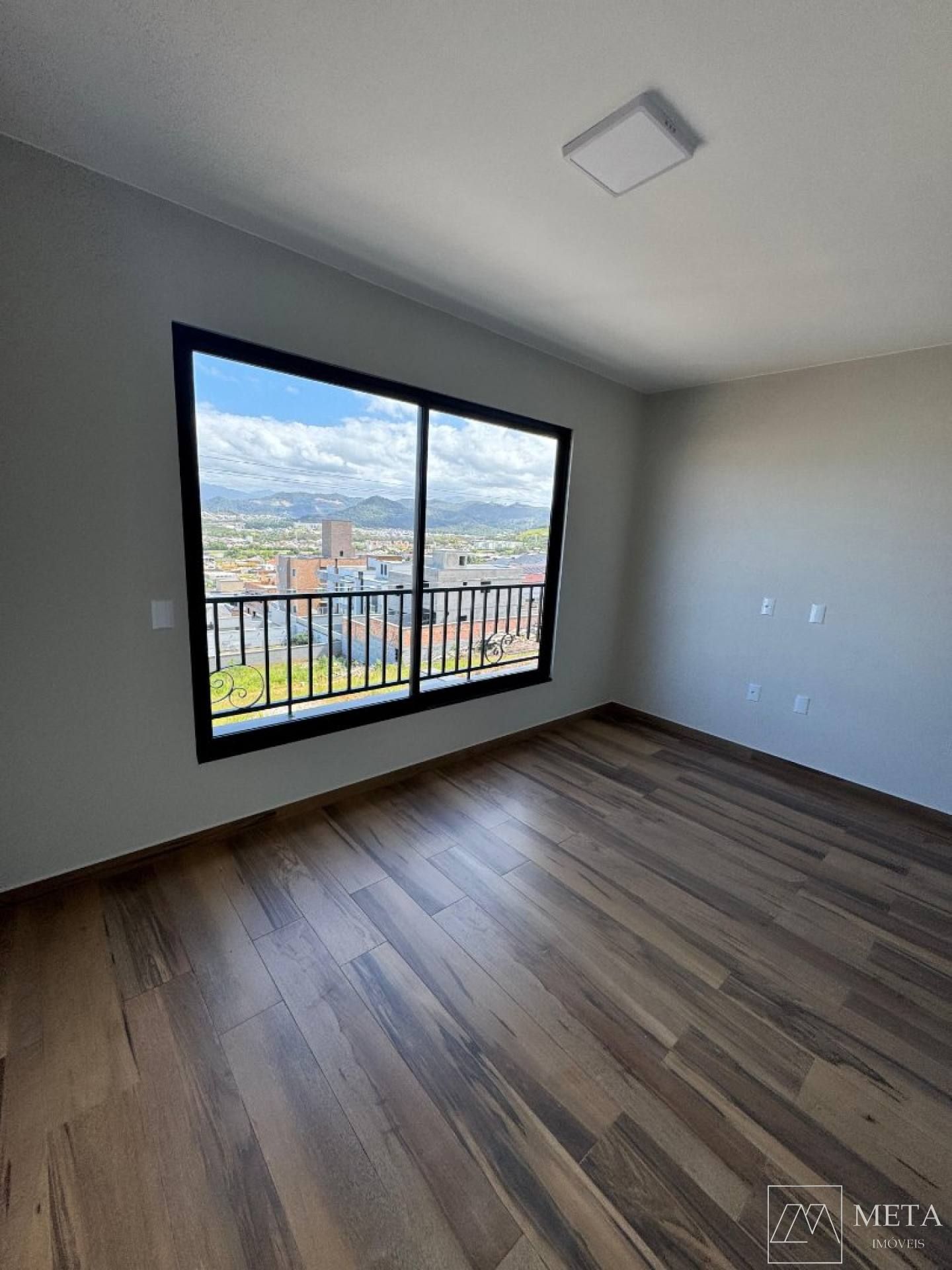 Sobrado com 3 dormitórios (1 suíte) no São Sebastião - Palhoça/SC