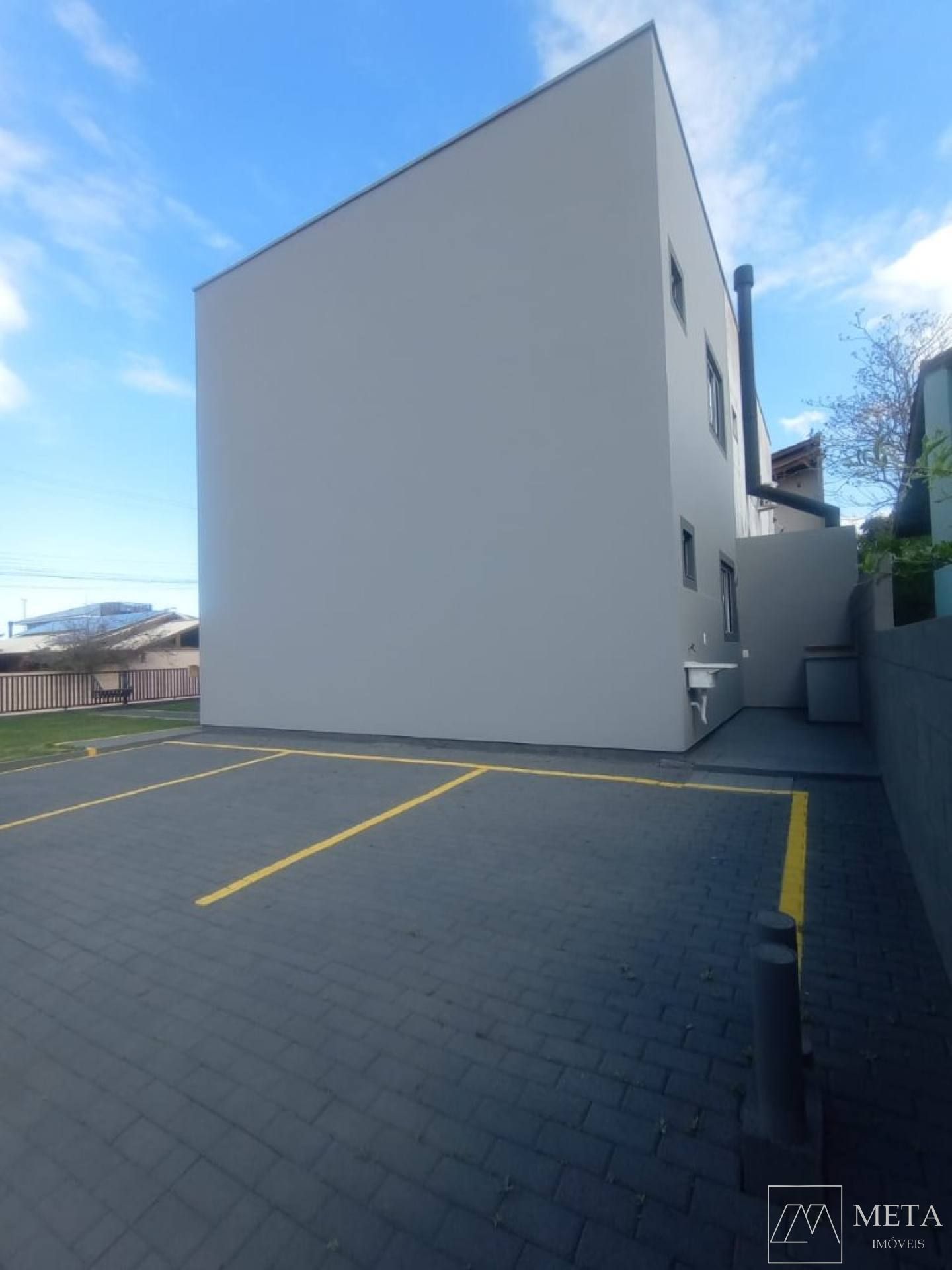 Sobrado de esquina com 2 dormitórios na Praia do Sonho - Palhoça/SC