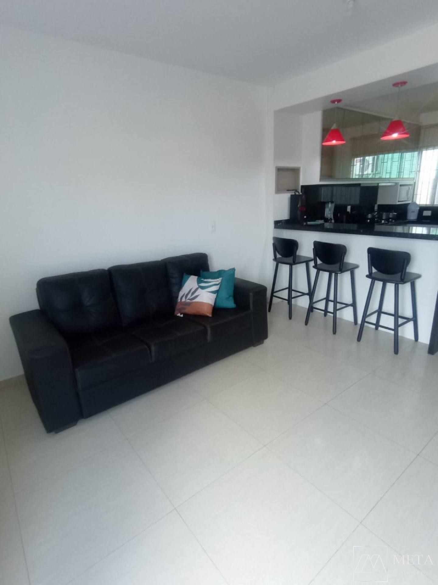 Sobrado de esquina com 2 dormitórios na Praia do Sonho - Palhoça/SC