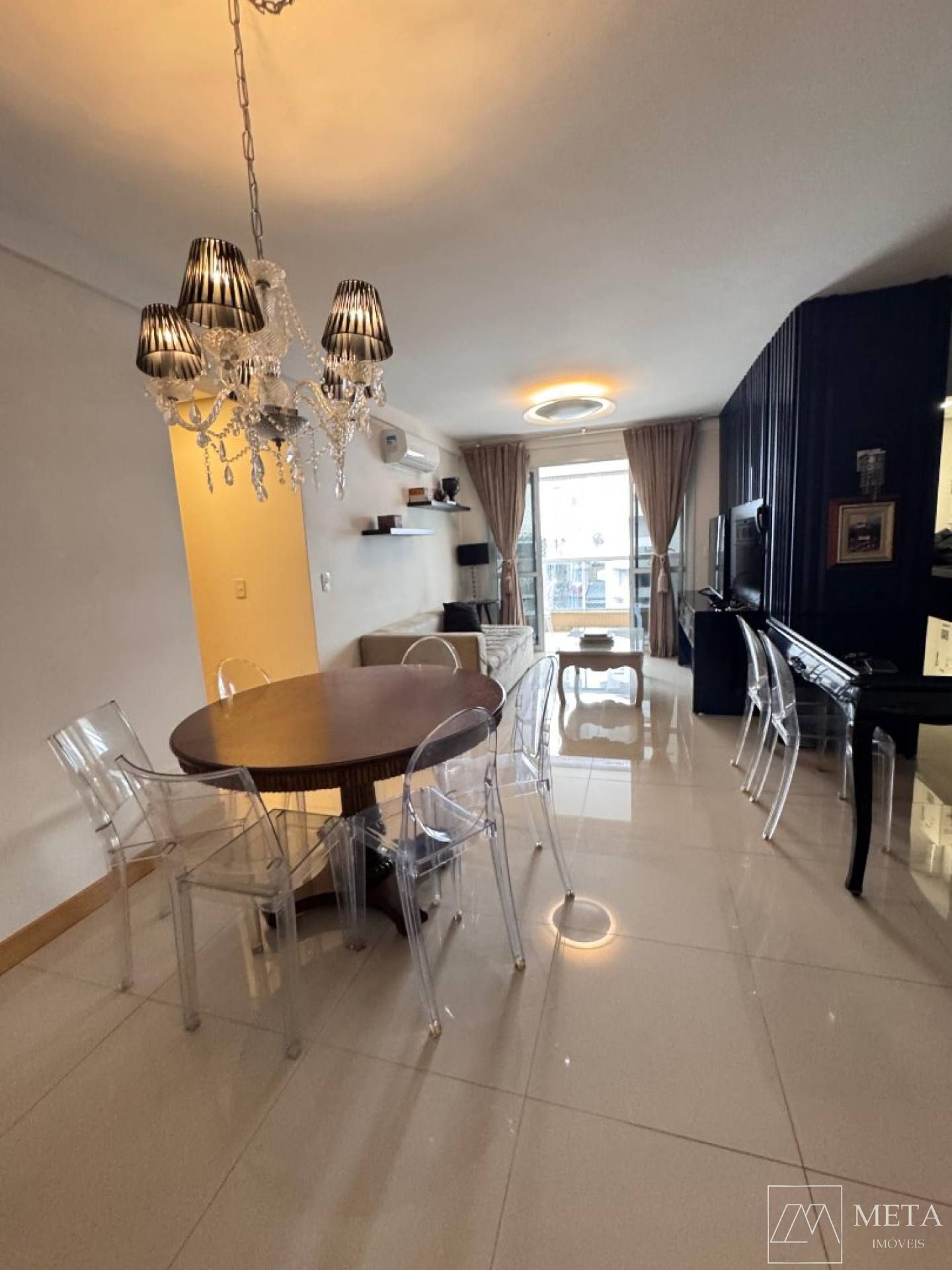 Apartamento com 3 dormitórios (1 suíte) no Centro - Florianópolis/SC