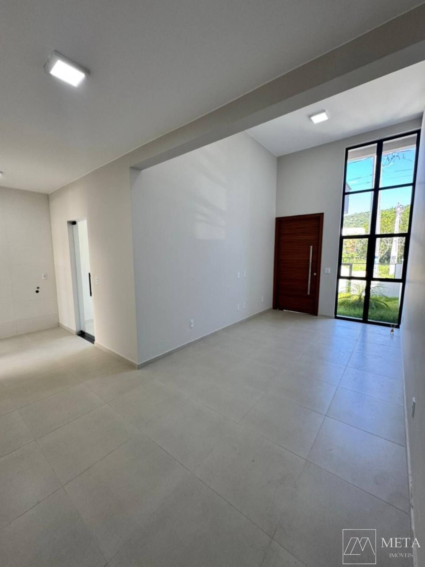 Casa com 2 dormitórios (1 suíte) em Forquilhas - São José/SC