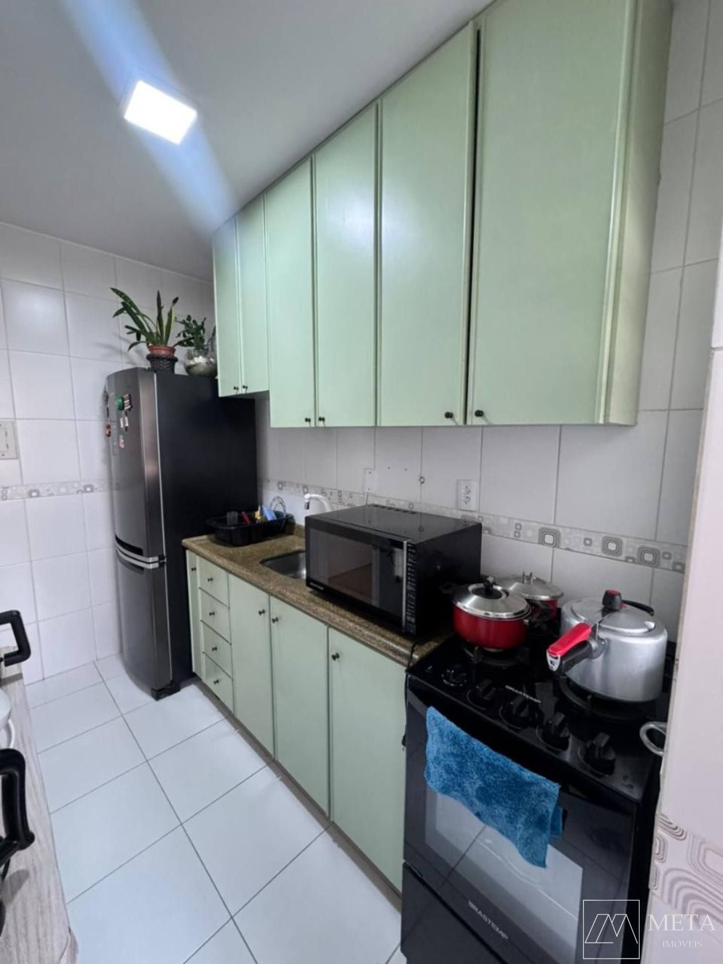 Apartamento com 2 dormitórios em Capoeiras - Florianópolis/SC