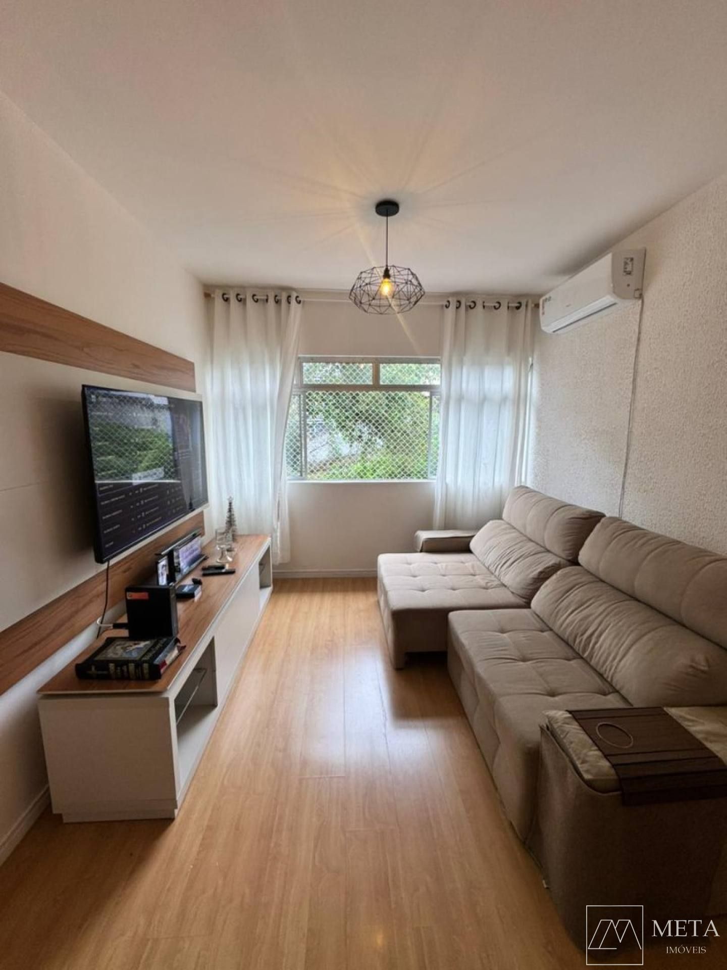 Apartamento com 2 dormitórios em Capoeiras - Florianópolis/SC