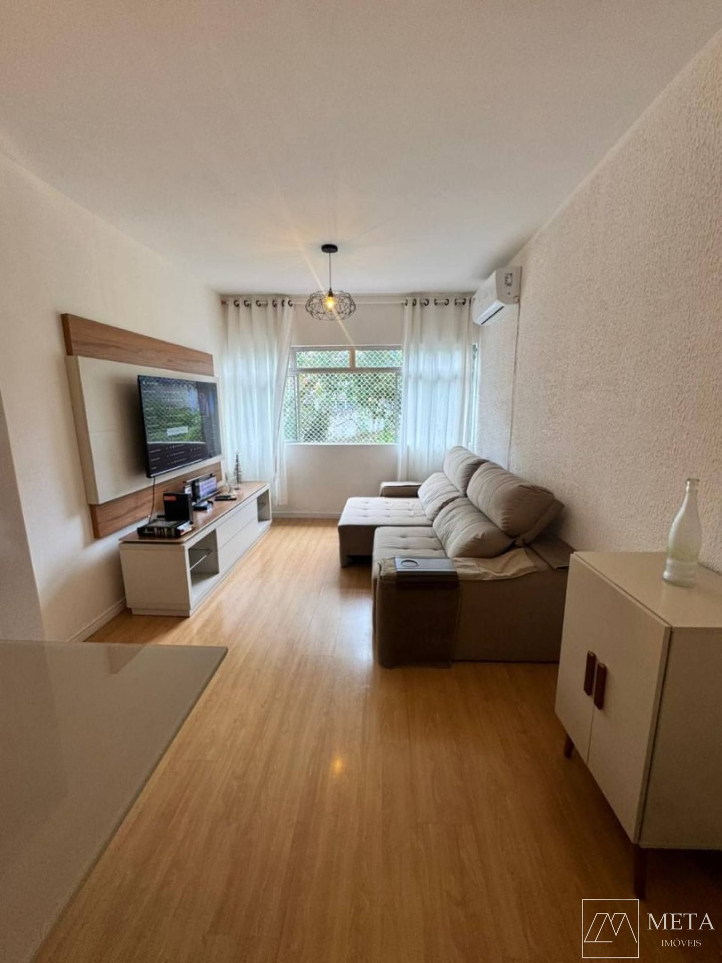 Apartamento com 2 dormitórios em Capoeiras - Florianópolis/SC