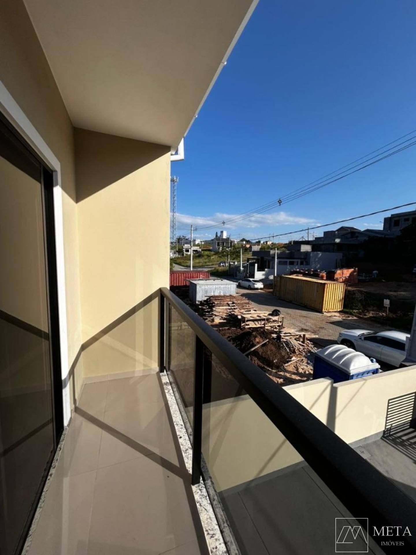 Sobrado com 2 dormitórios (1 suíte) em Forquilhas - São José/SC