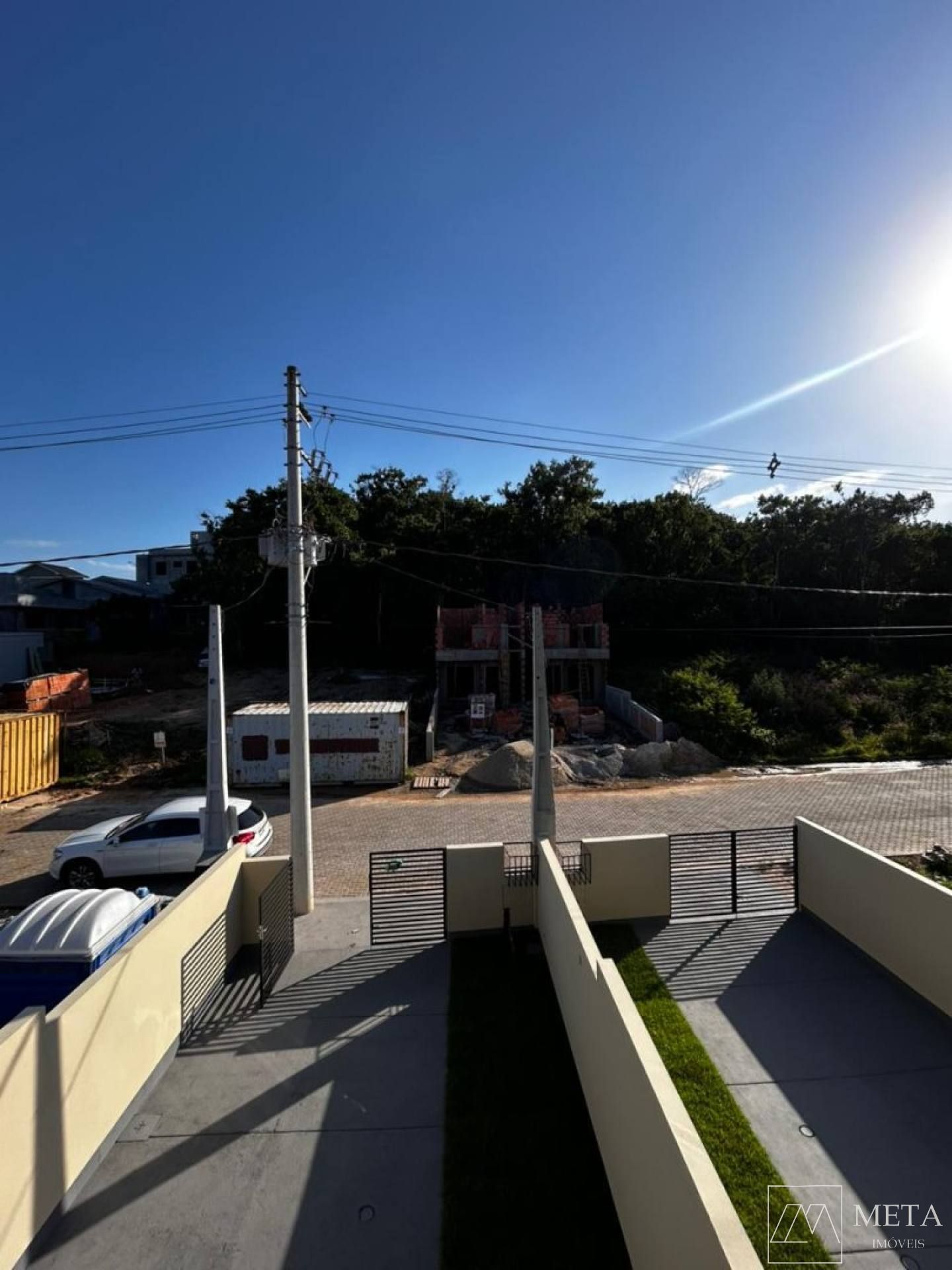 Sobrado com 2 dormitórios (1 suíte) em Forquilhas - São José/SC