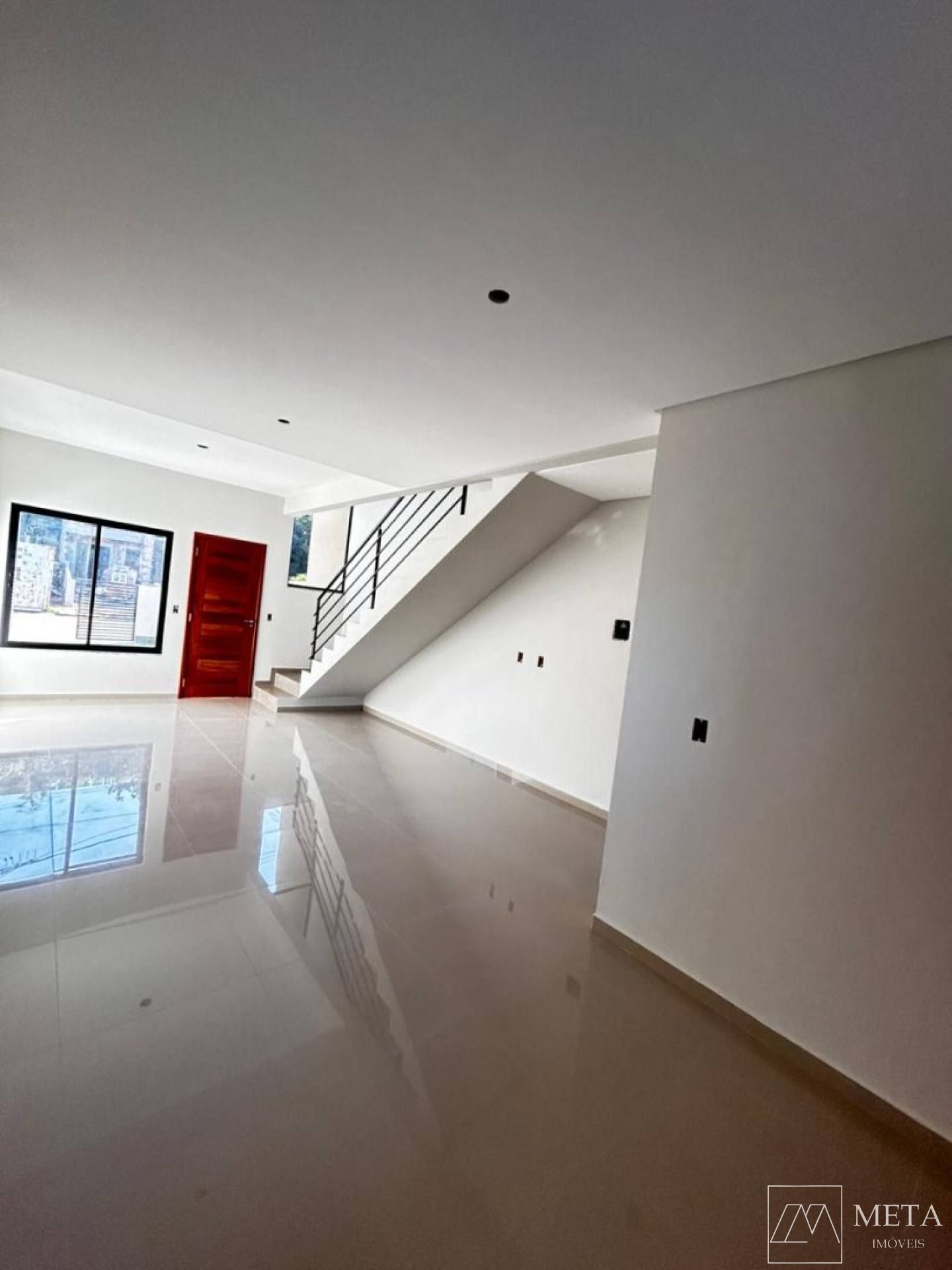 Sobrado com 2 dormitórios (1 suíte) em Forquilhas - São José/SC