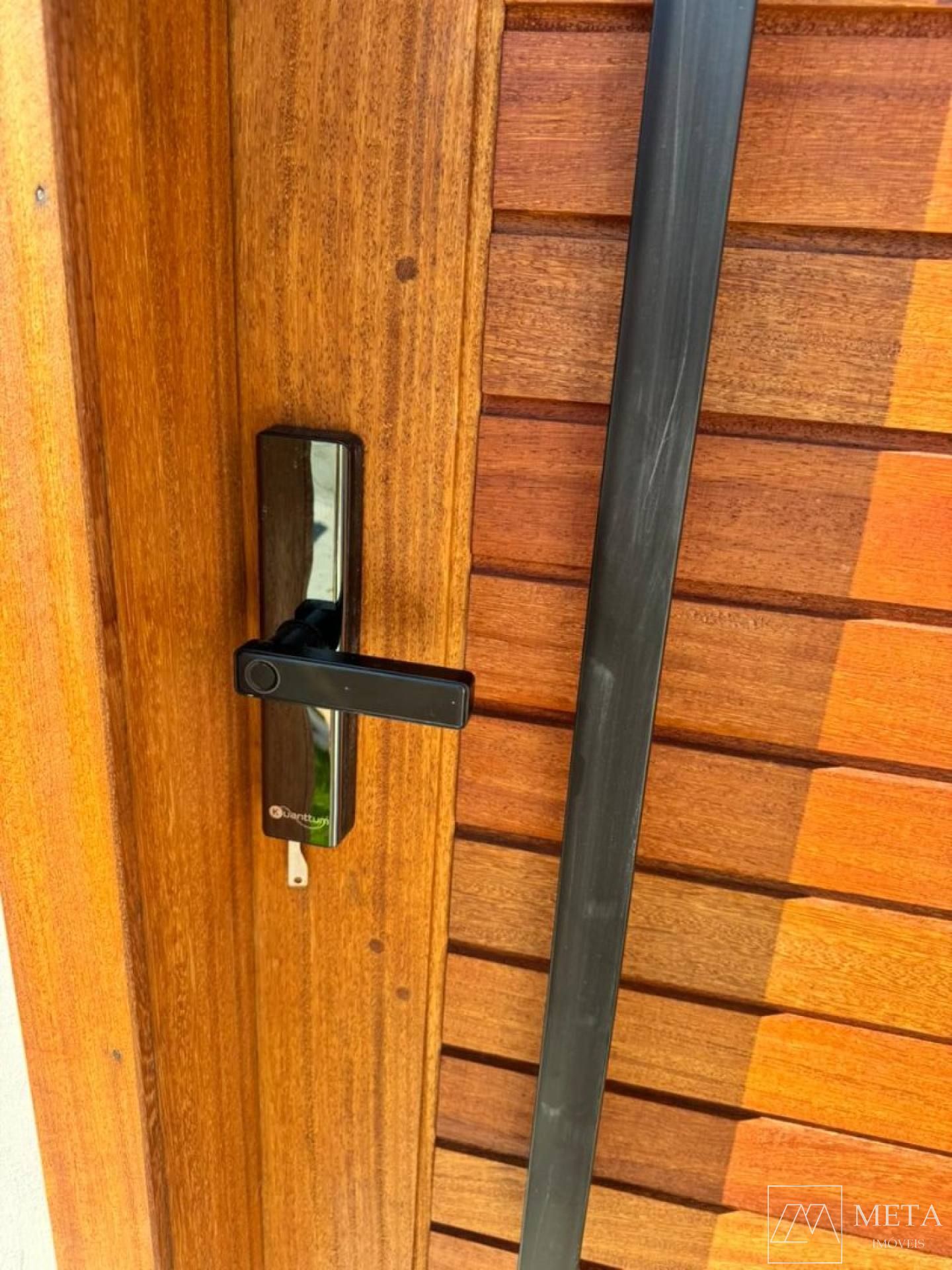 Casa com 2 dormitórios (1 suíte) em Forquilhas - São José/SC