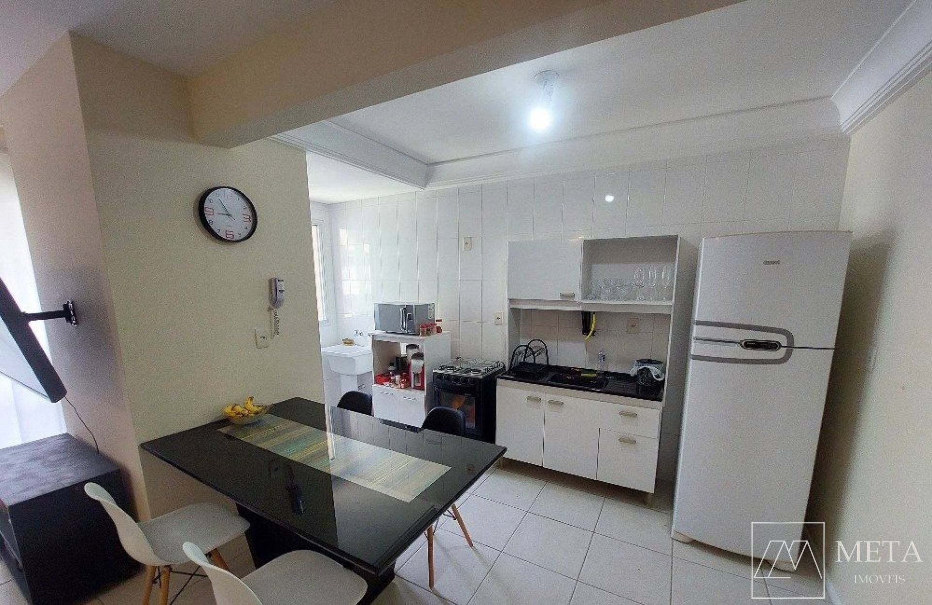 Apartamento com 2 dormitórios (1 suíte) em Campinas - São José/SC