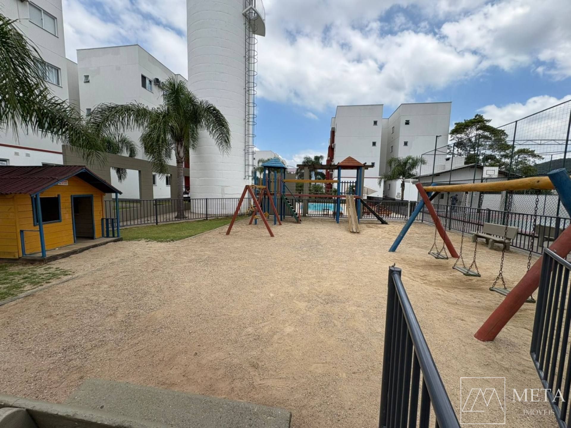 Apartamento com 2 dormitórios no Aririu - Palhoça/SC