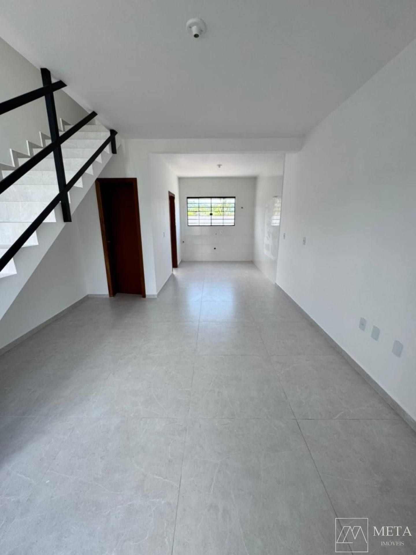 Sobrado com 2 dormitórios em Forquilhas - São José/SC