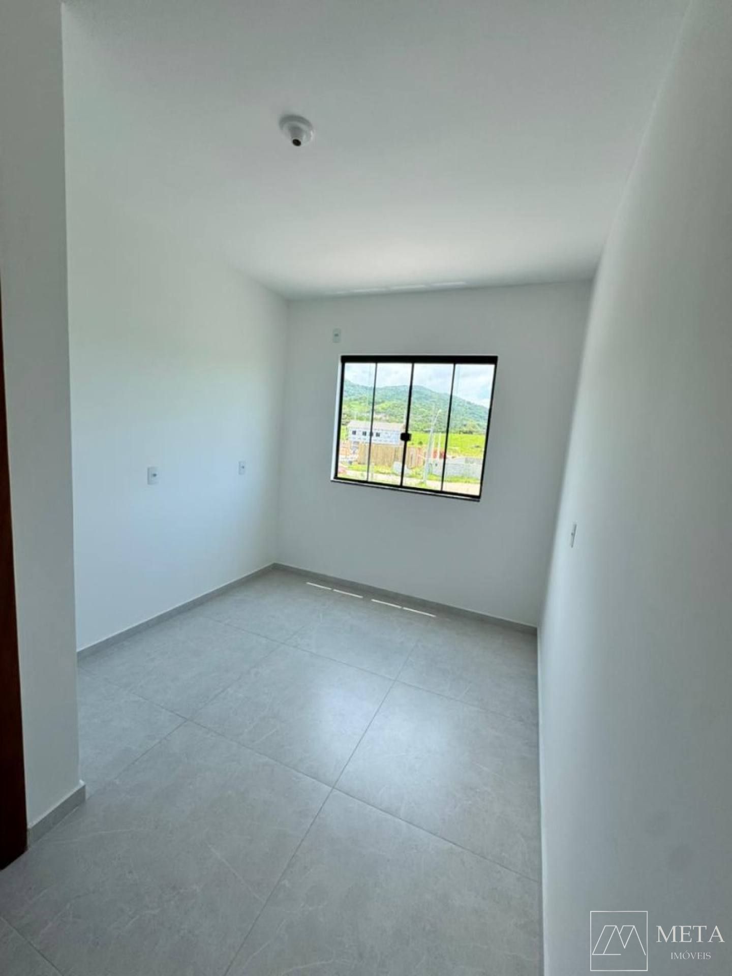 Sobrado com 2 dormitórios em Forquilhas - São José/SC