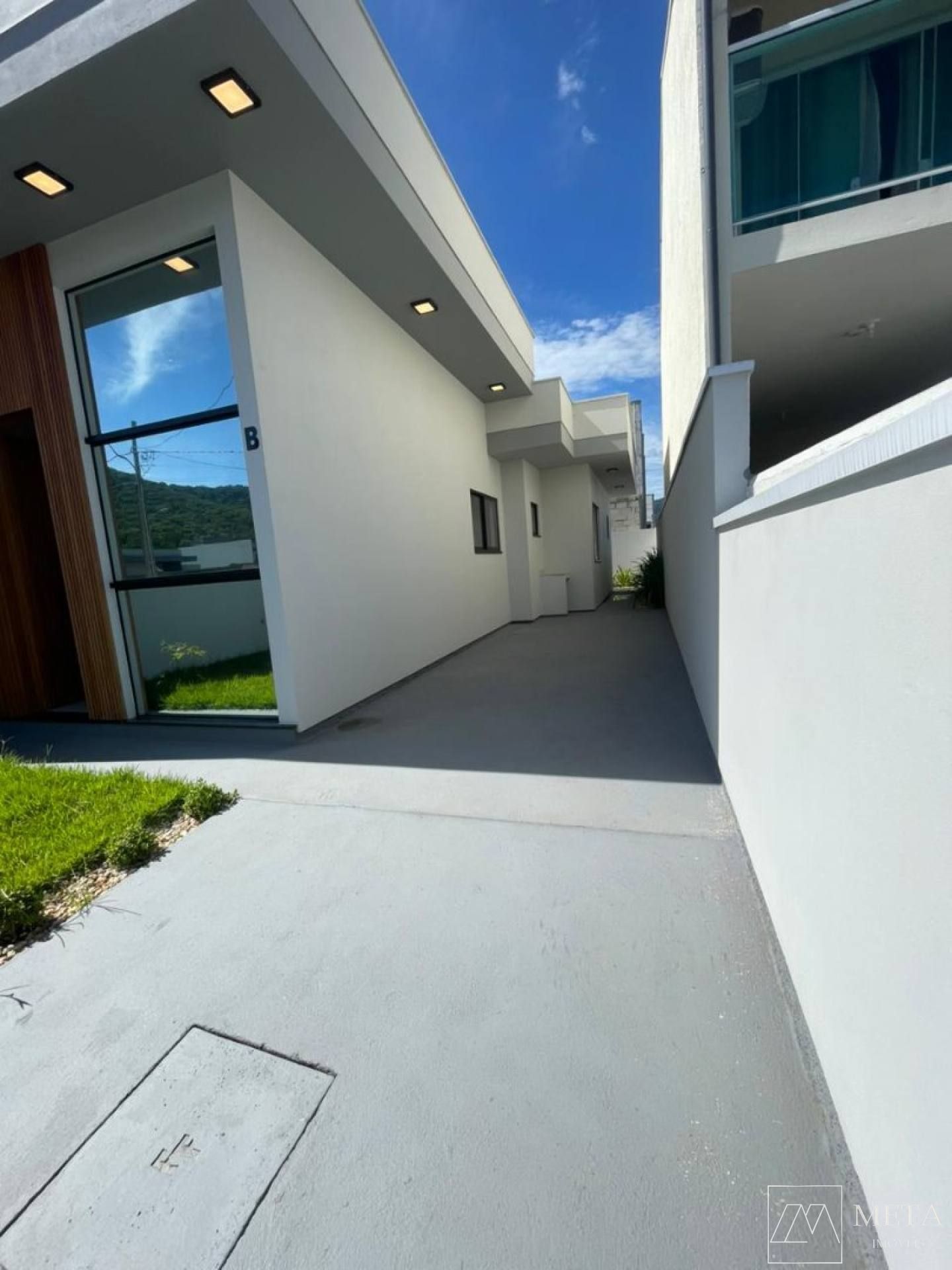 Casa com 2 dormitórios (1 suíte) em Forquilhas - São José/SC