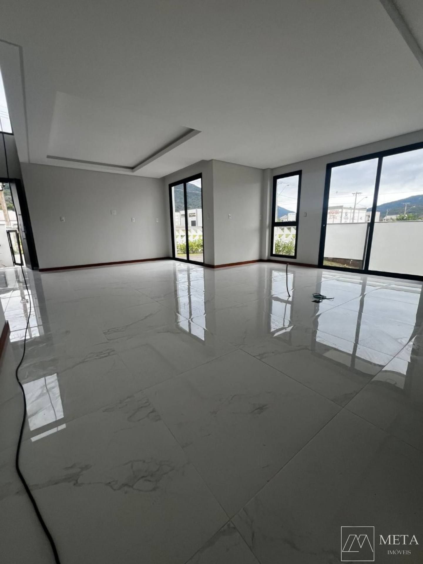 Residencial Firenze com 3 dormitórios (1 suíte) no Bosque - São José/SC