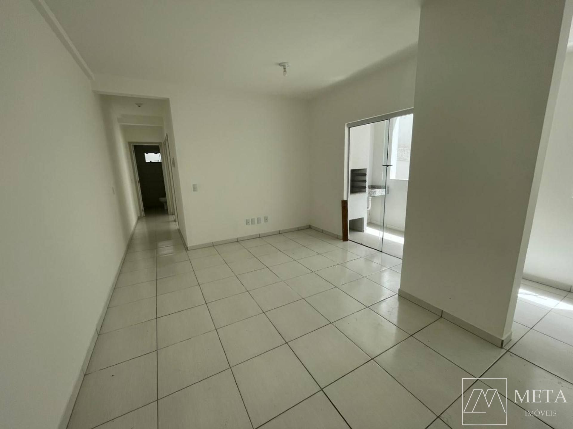 Apartamento com 2 dormitórios na Serraria - São José/SC
