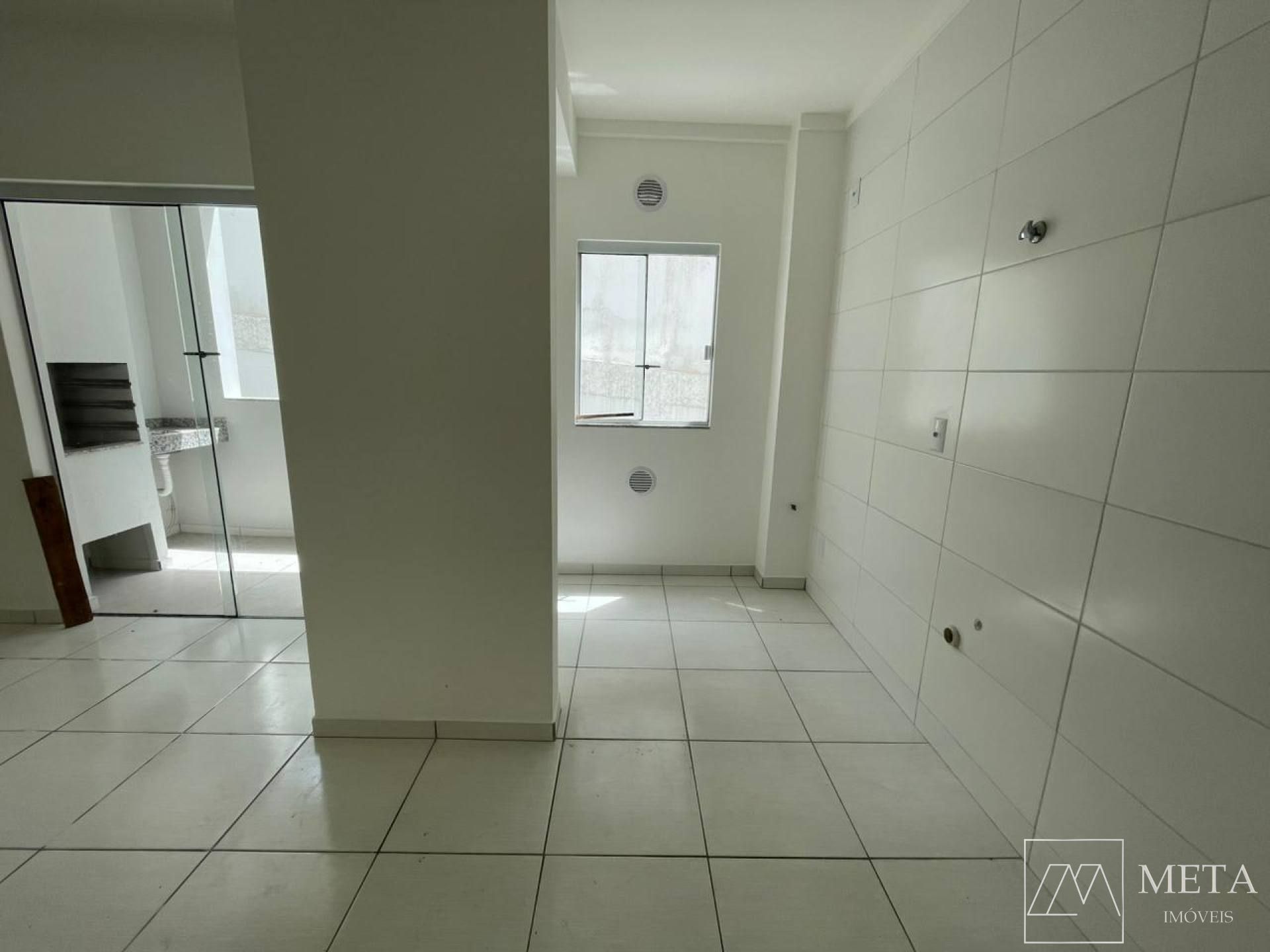 Apartamento com 2 dormitórios na Serraria - São José/SC